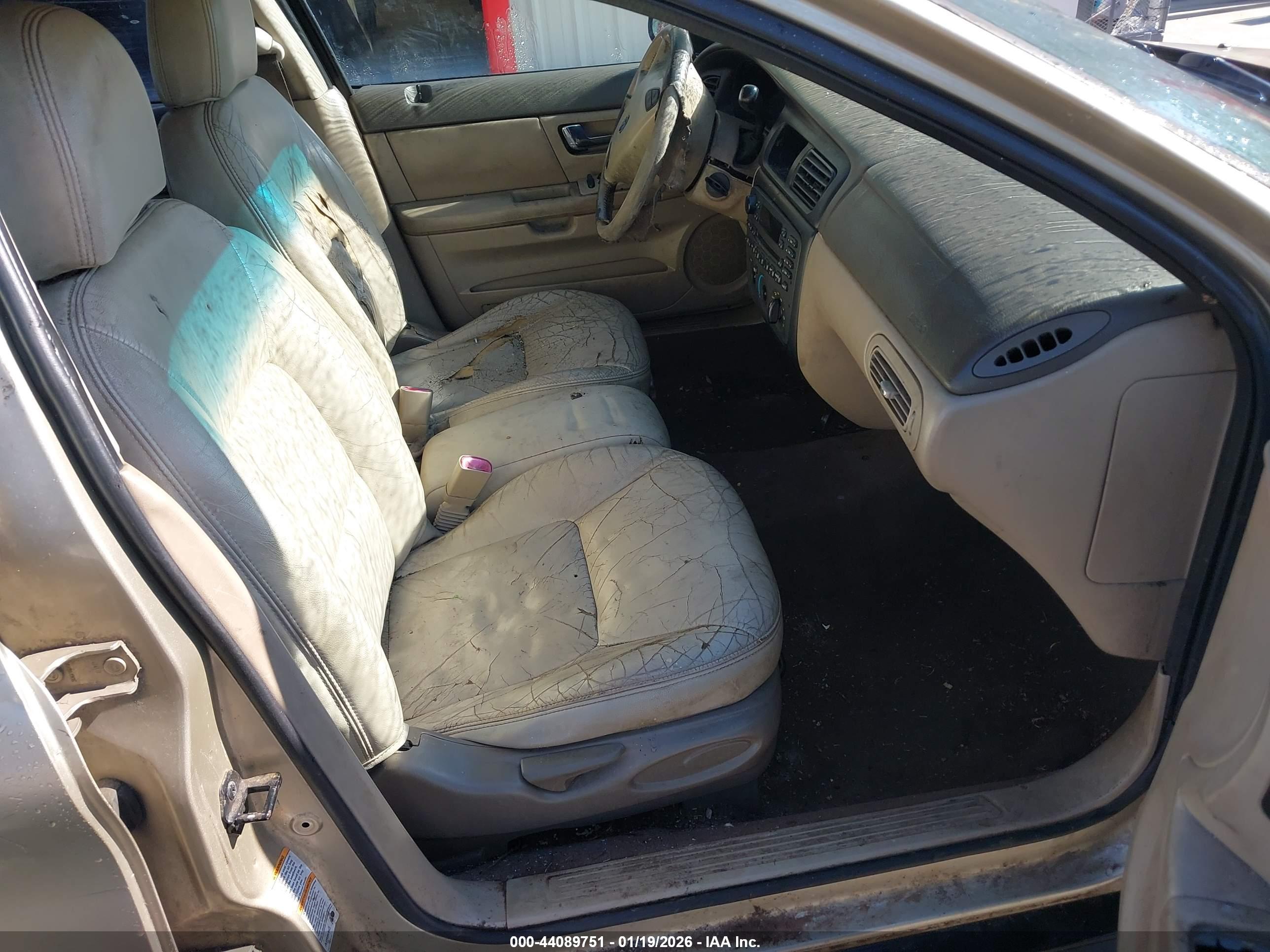 FORD TAURUS image 5