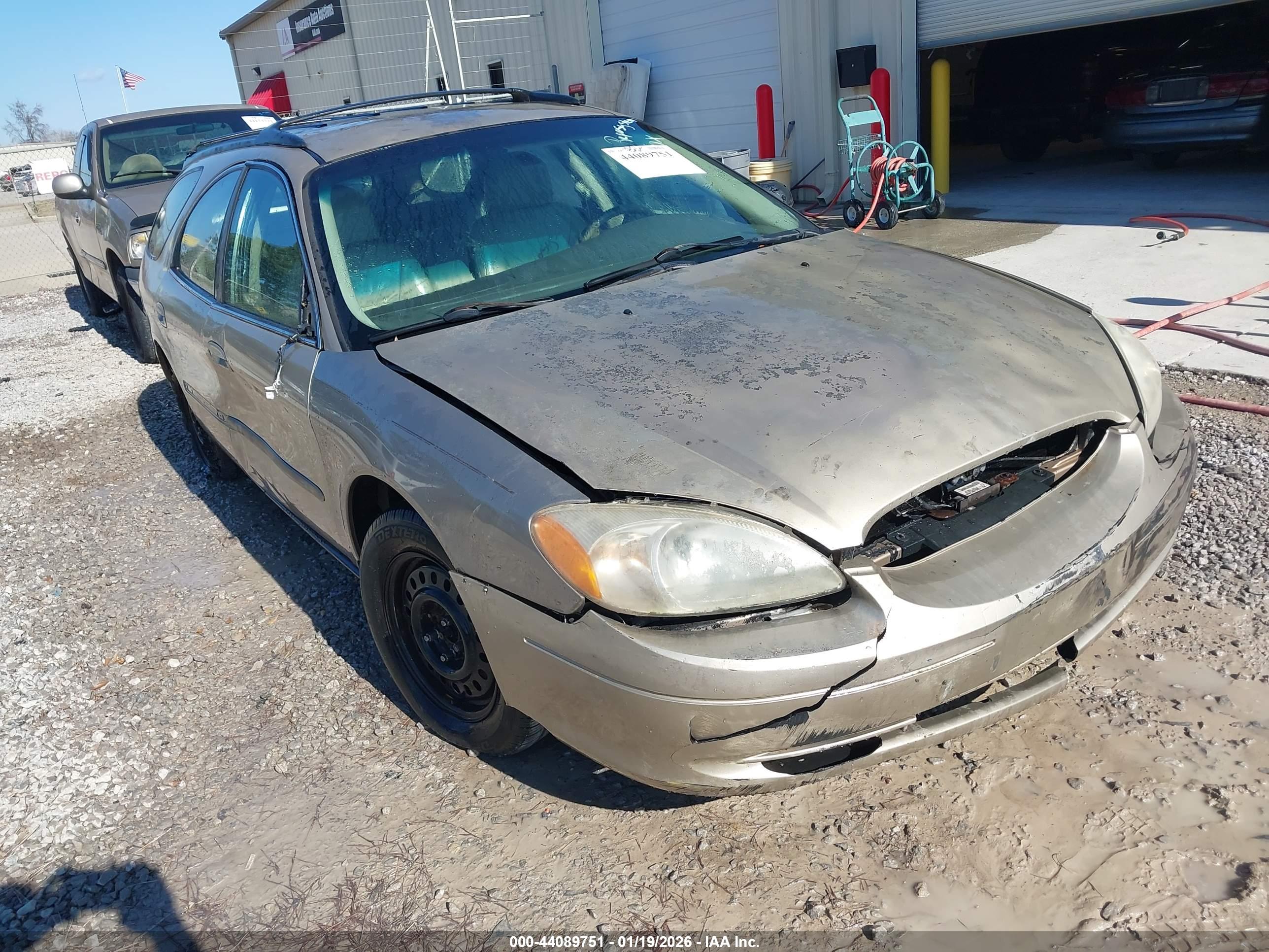 FORD TAURUS image 6