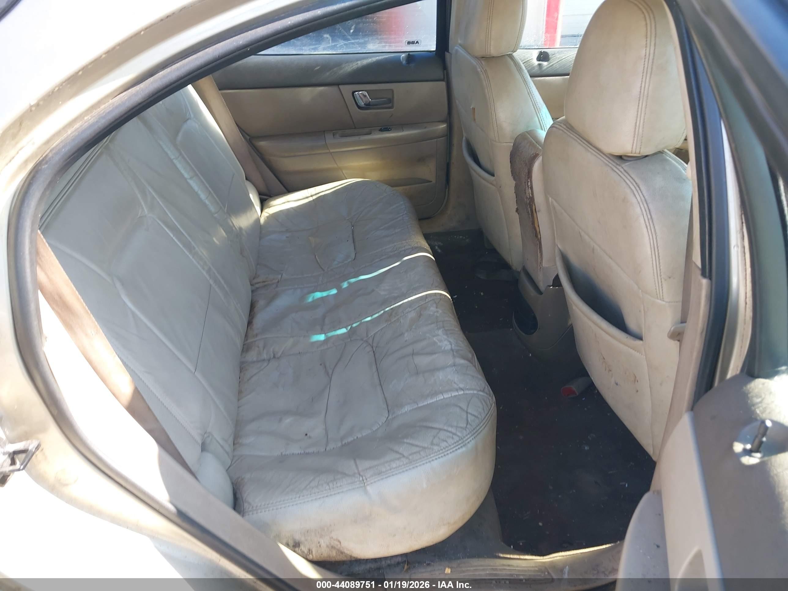 FORD TAURUS image 8