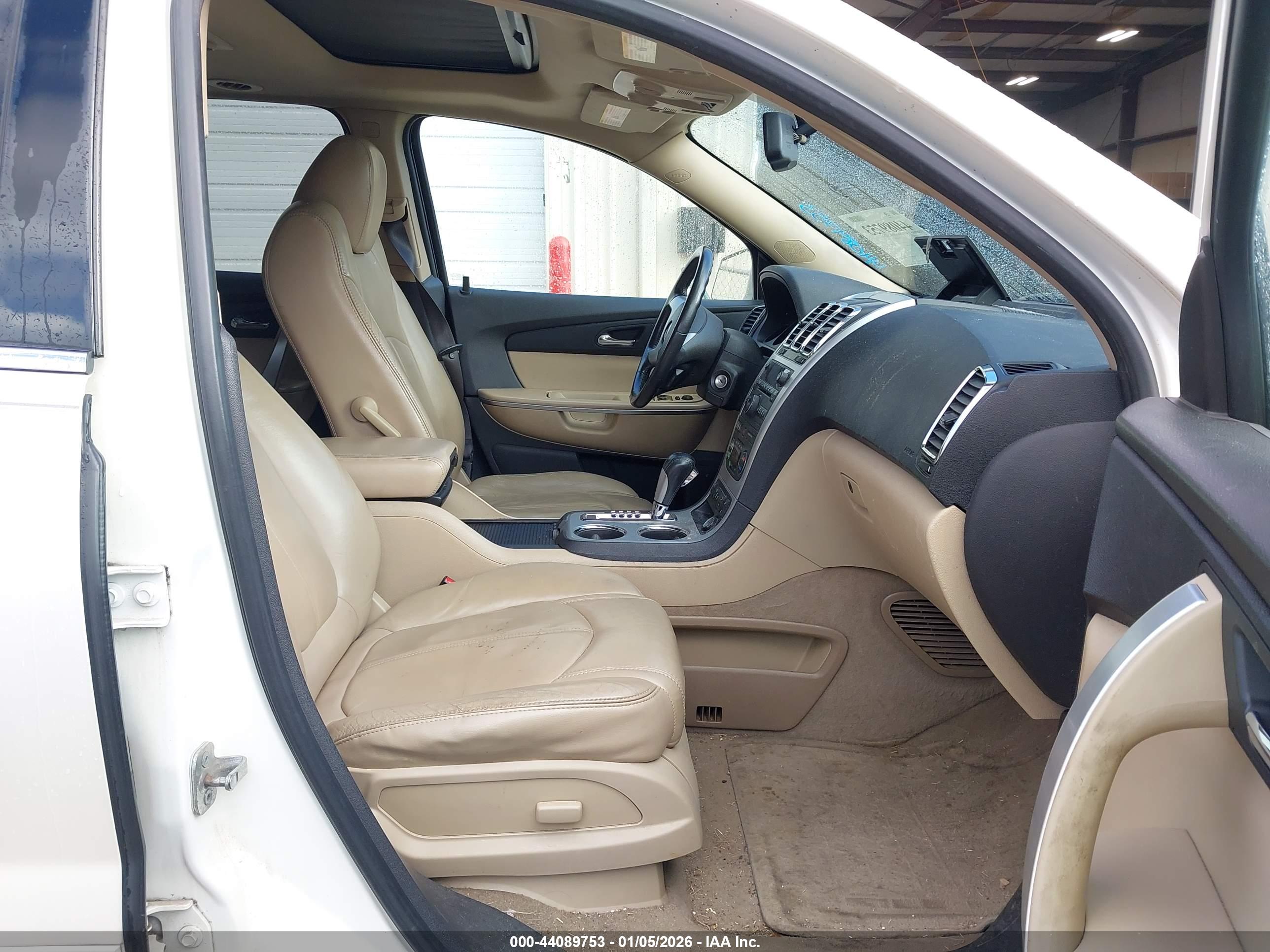 GMC ACADIA image 5