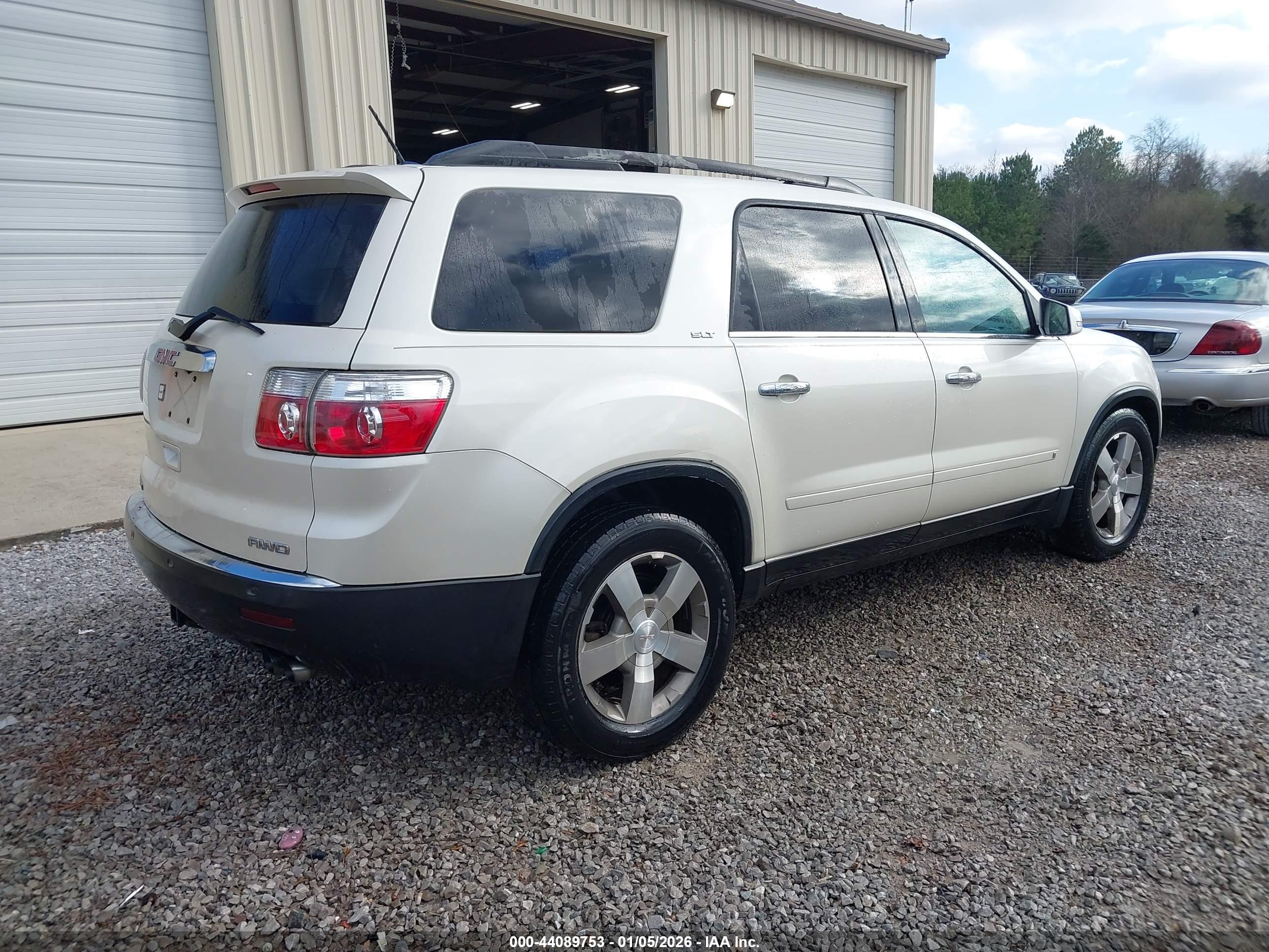 GMC ACADIA image 6