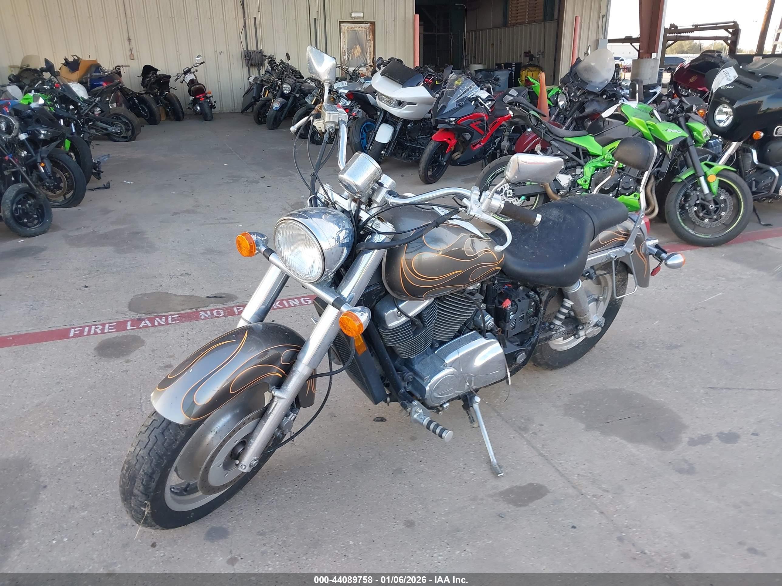HONDA VT1100 image 2