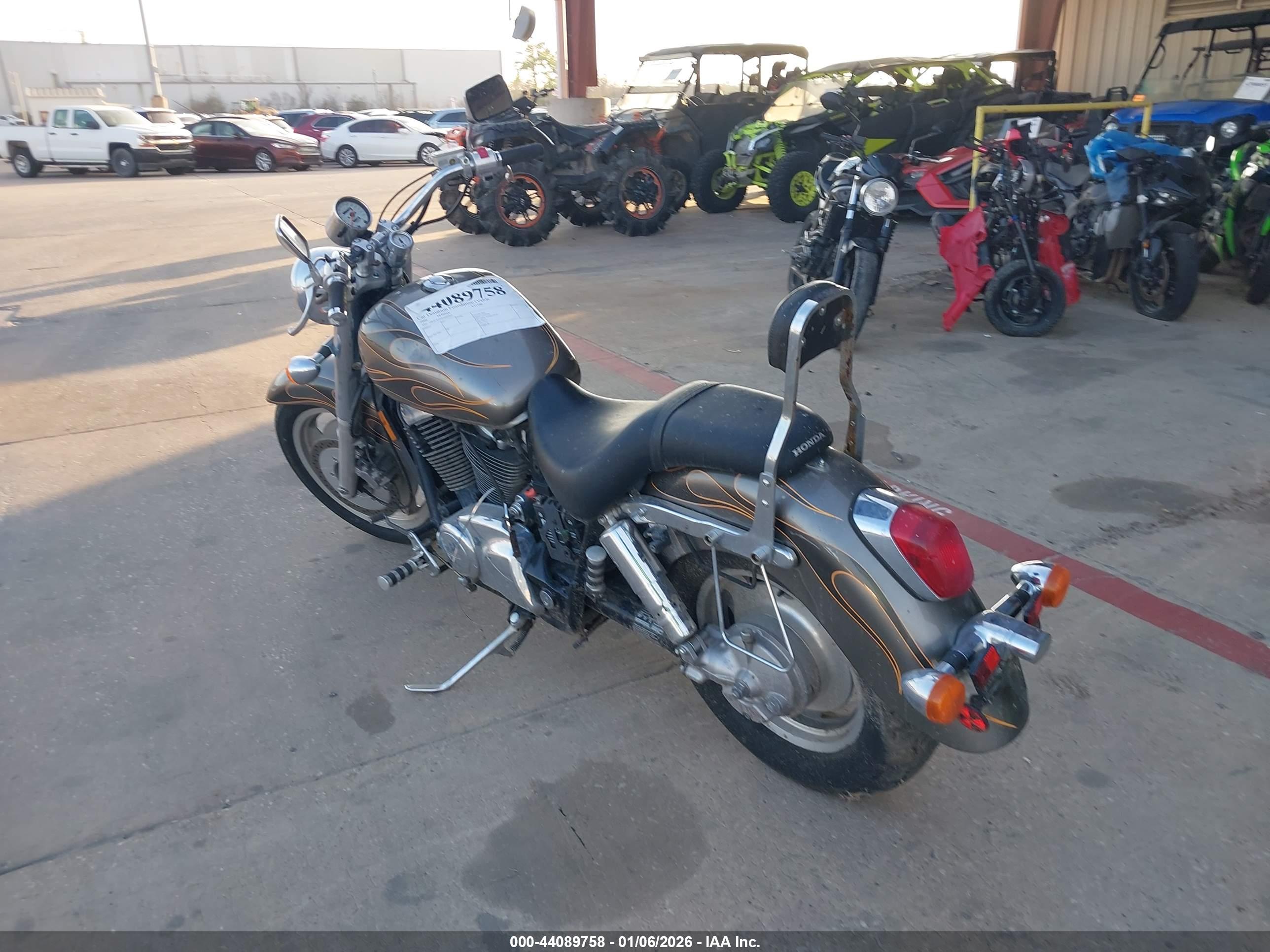 HONDA VT1100 image 3