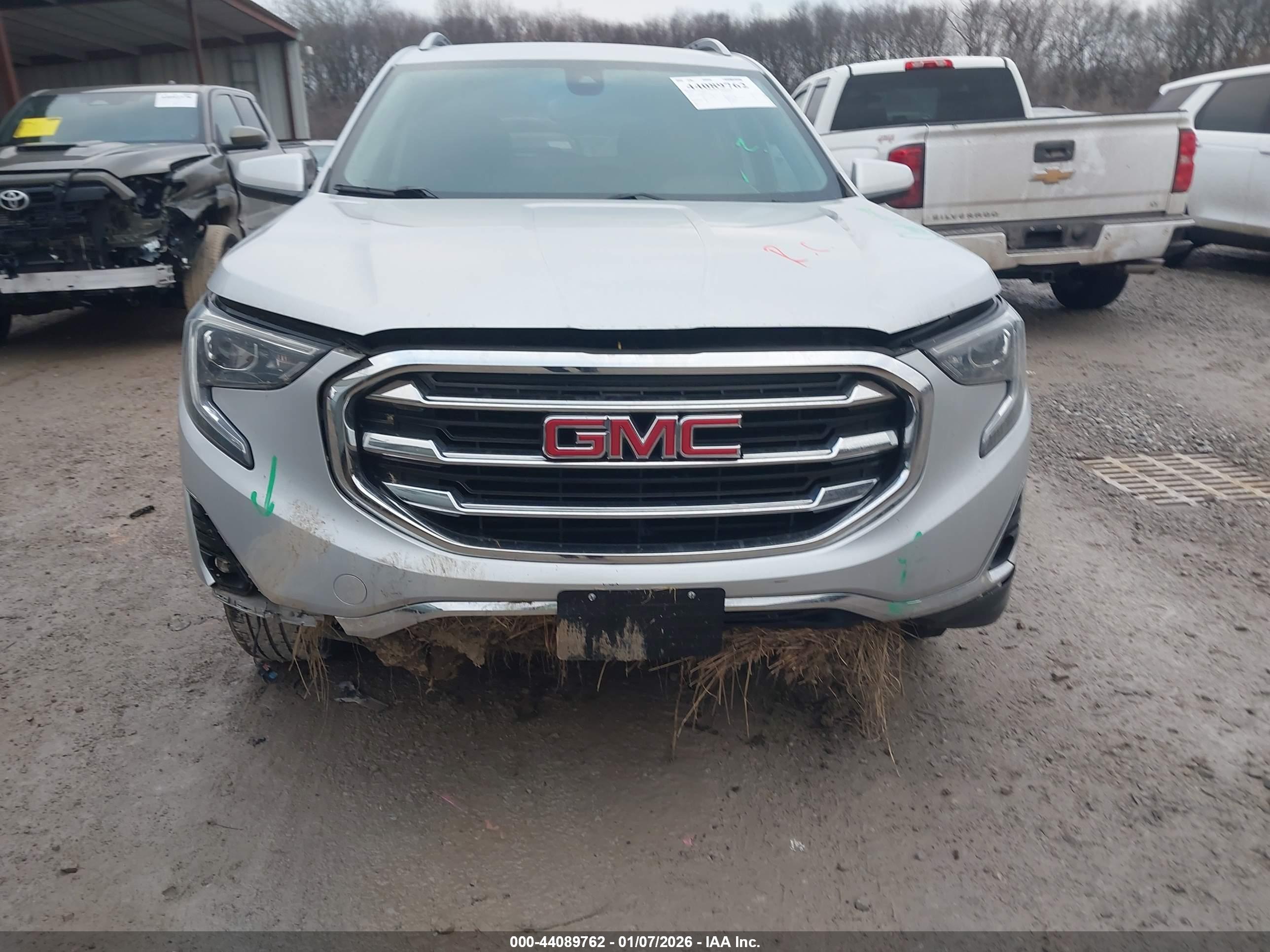 GMC TERRAIN image 6