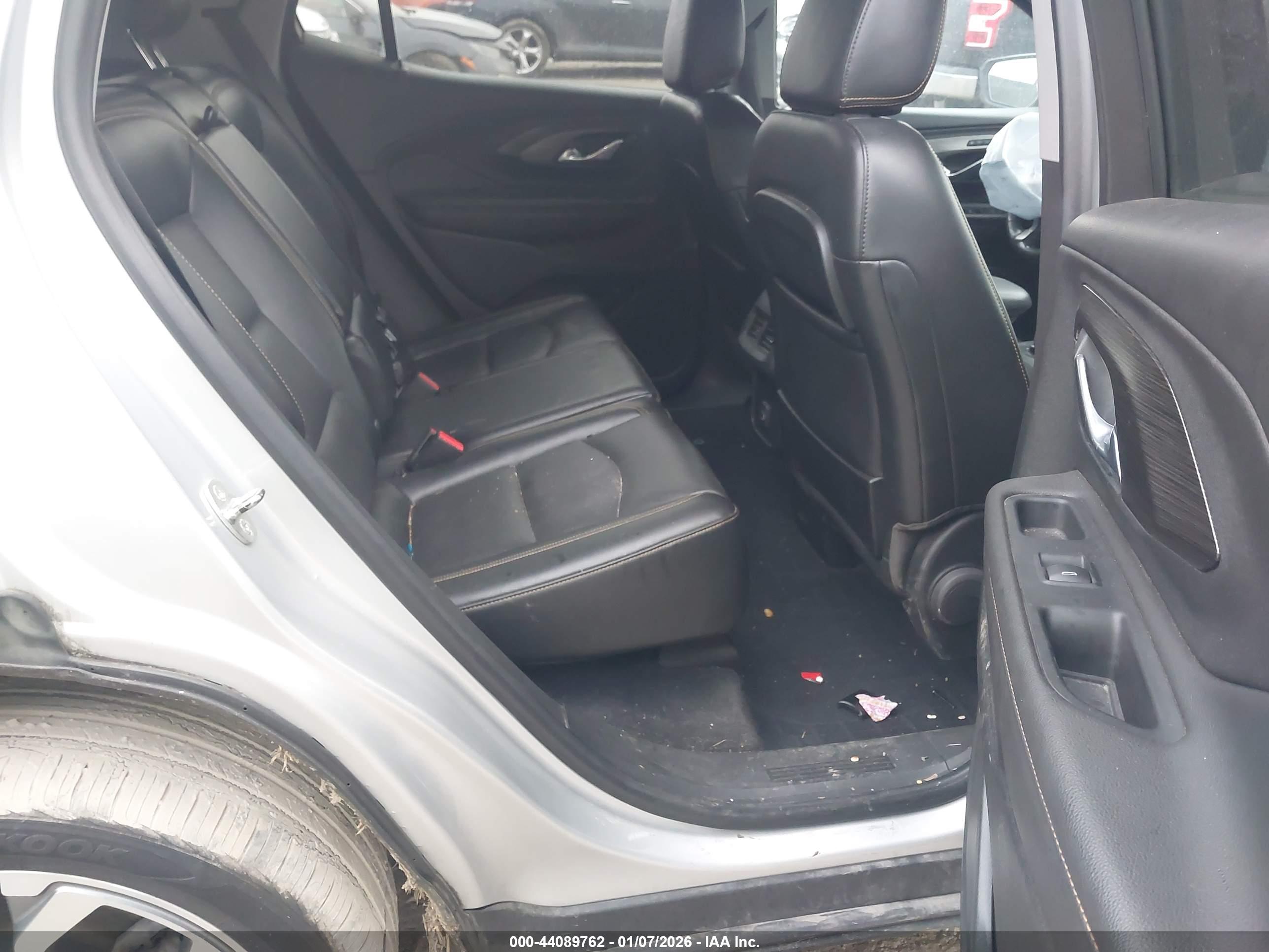 GMC TERRAIN image 8