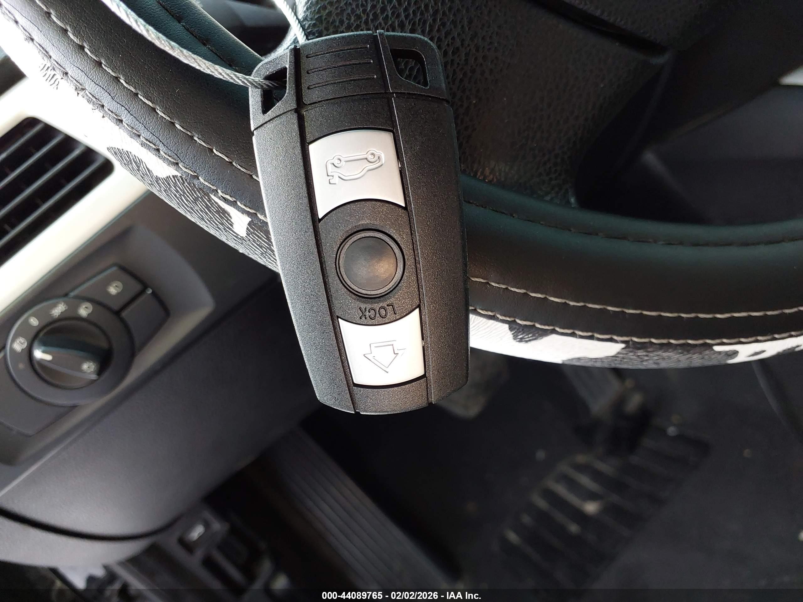 BMW 328XI image 11