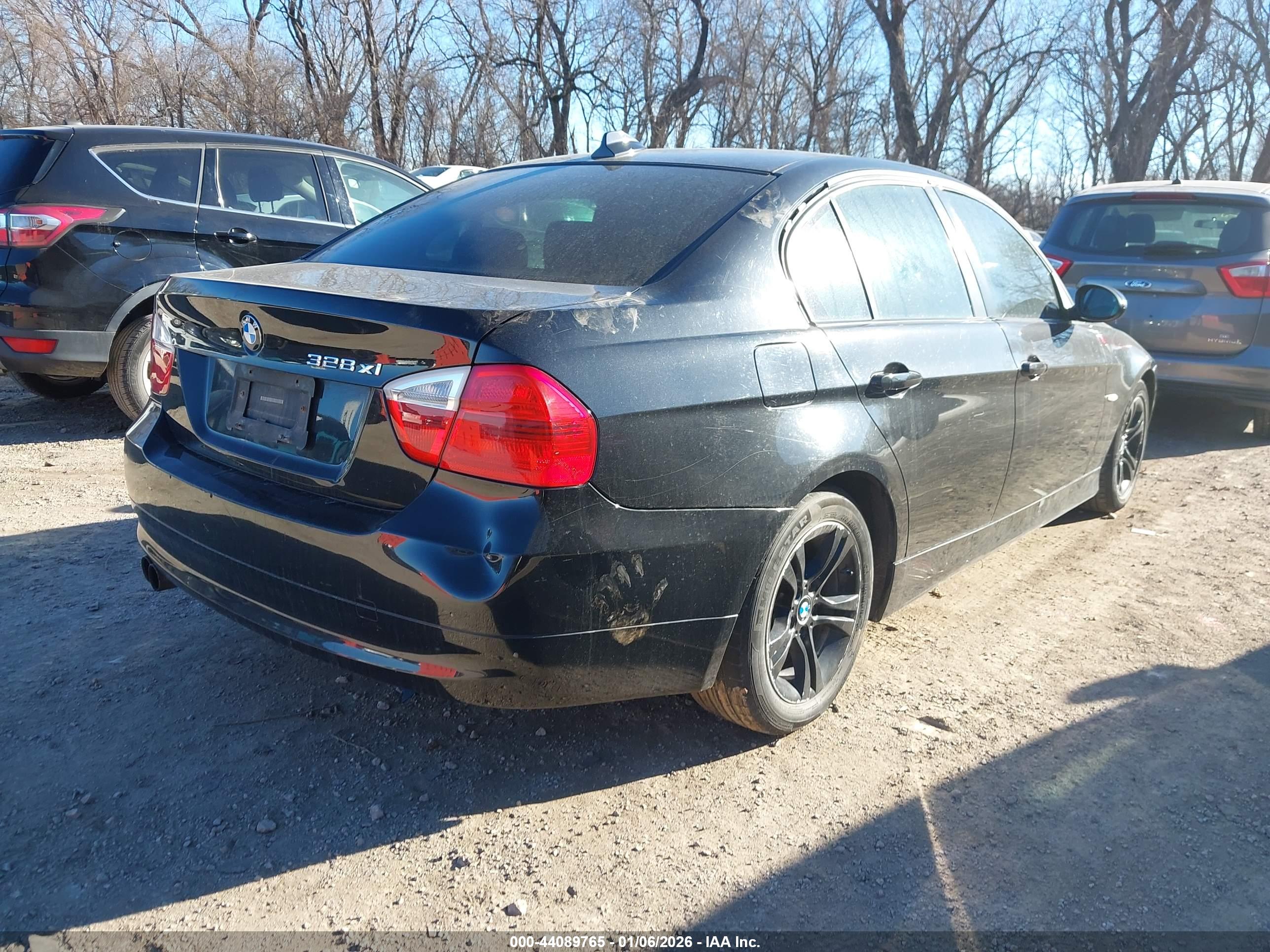 BMW 328XI image 4