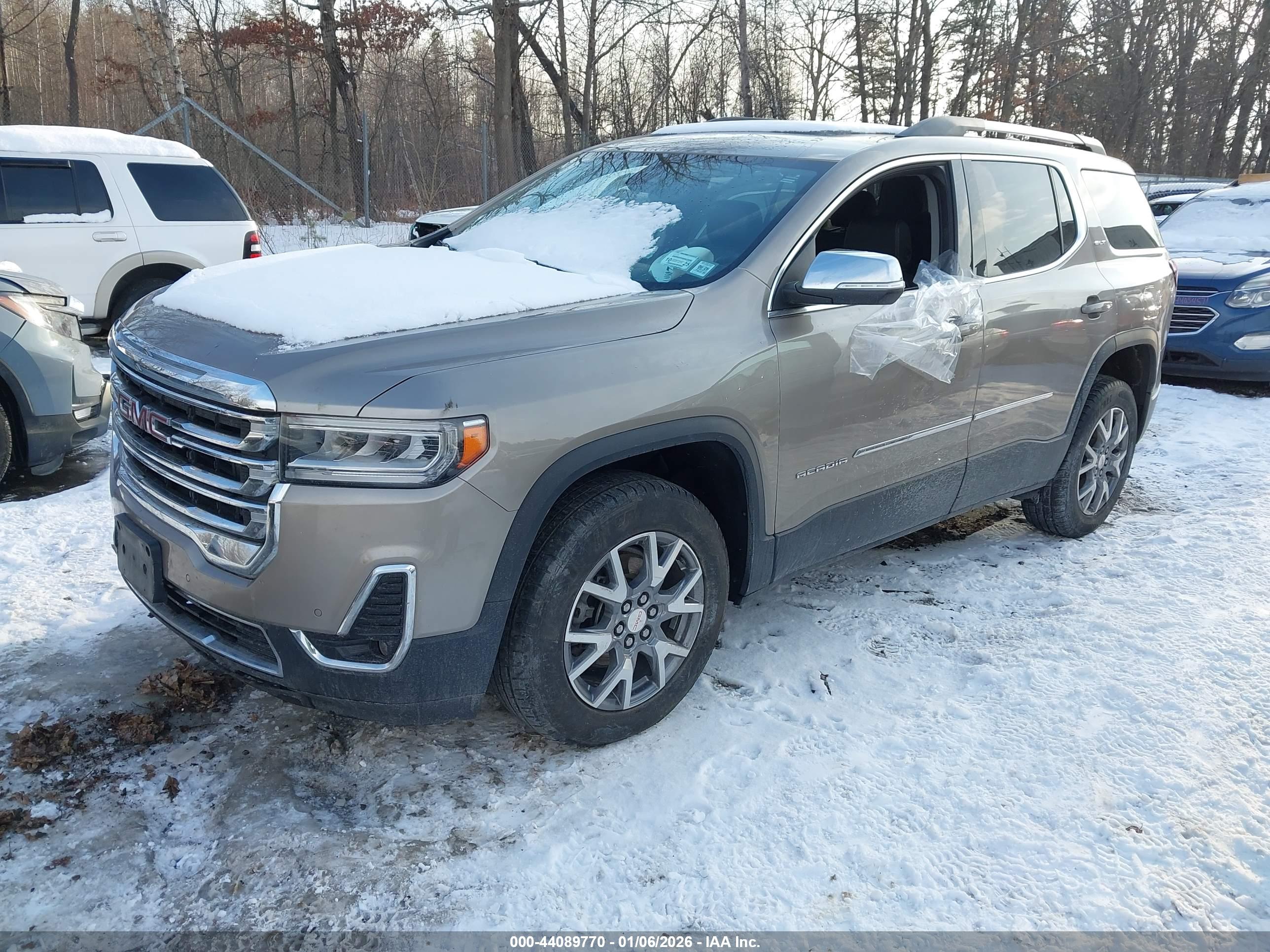 GMC ACADIA image 2