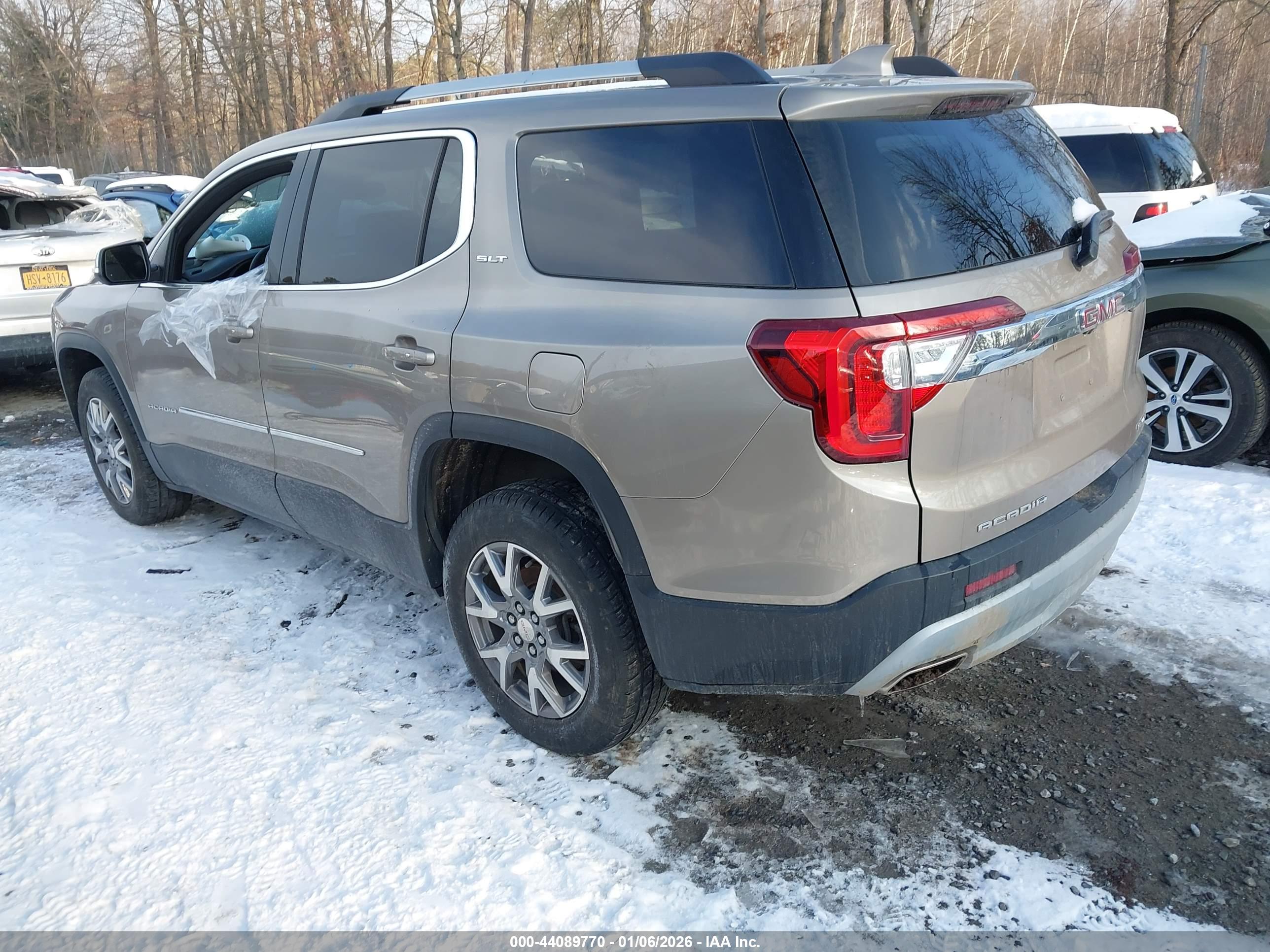 GMC ACADIA image 3