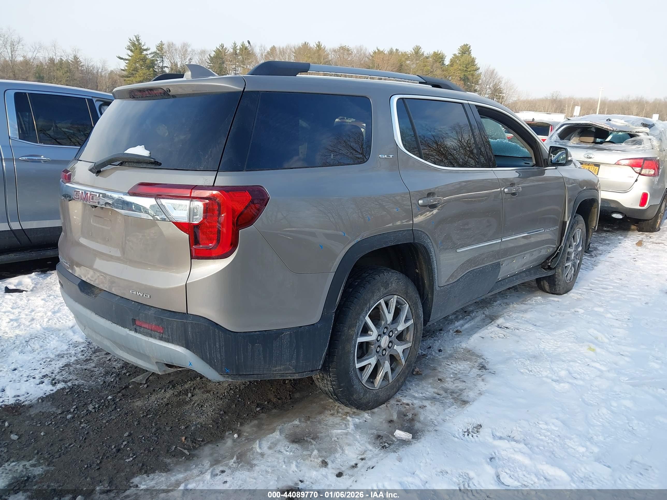GMC ACADIA image 4