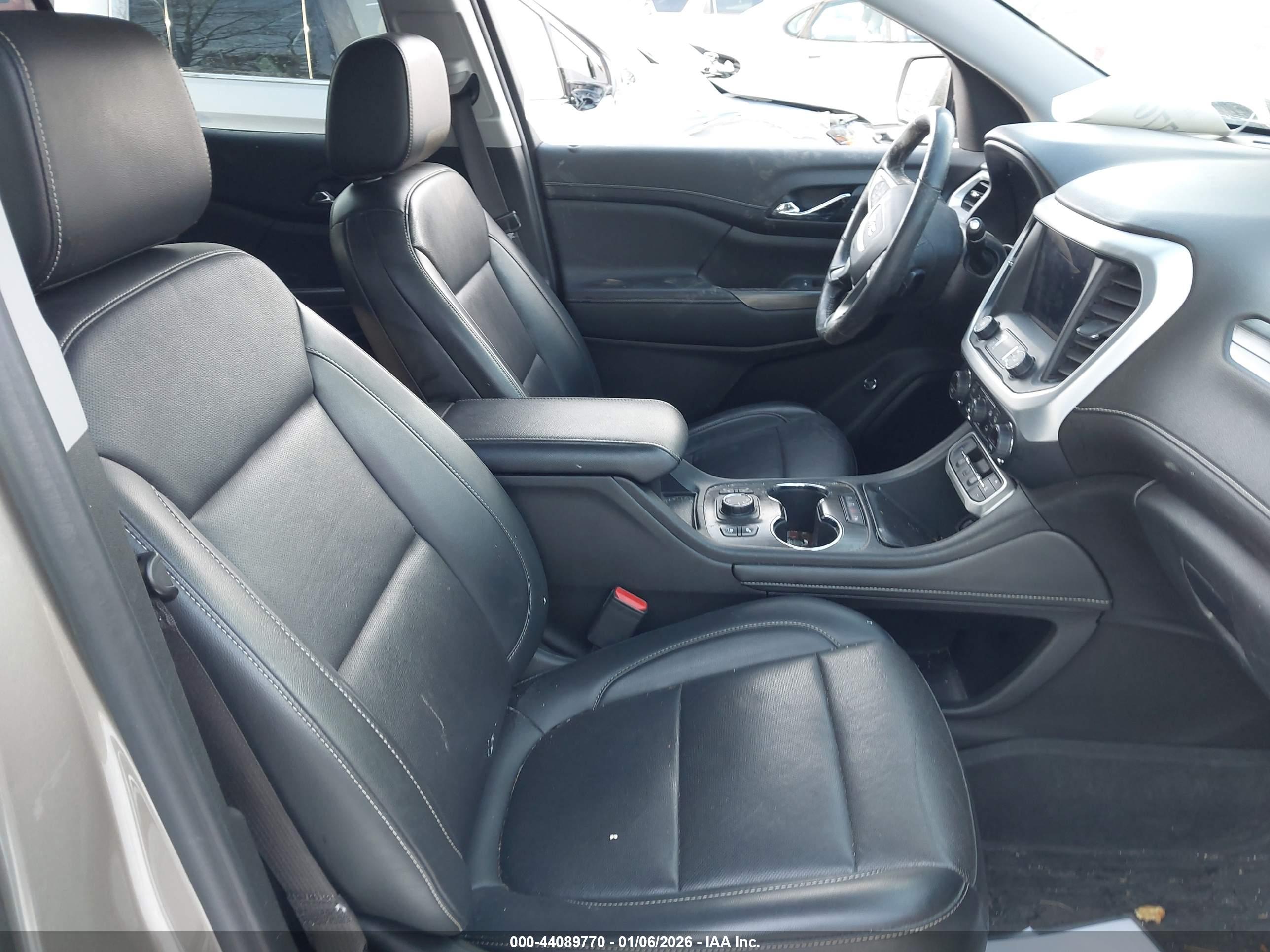 GMC ACADIA image 5