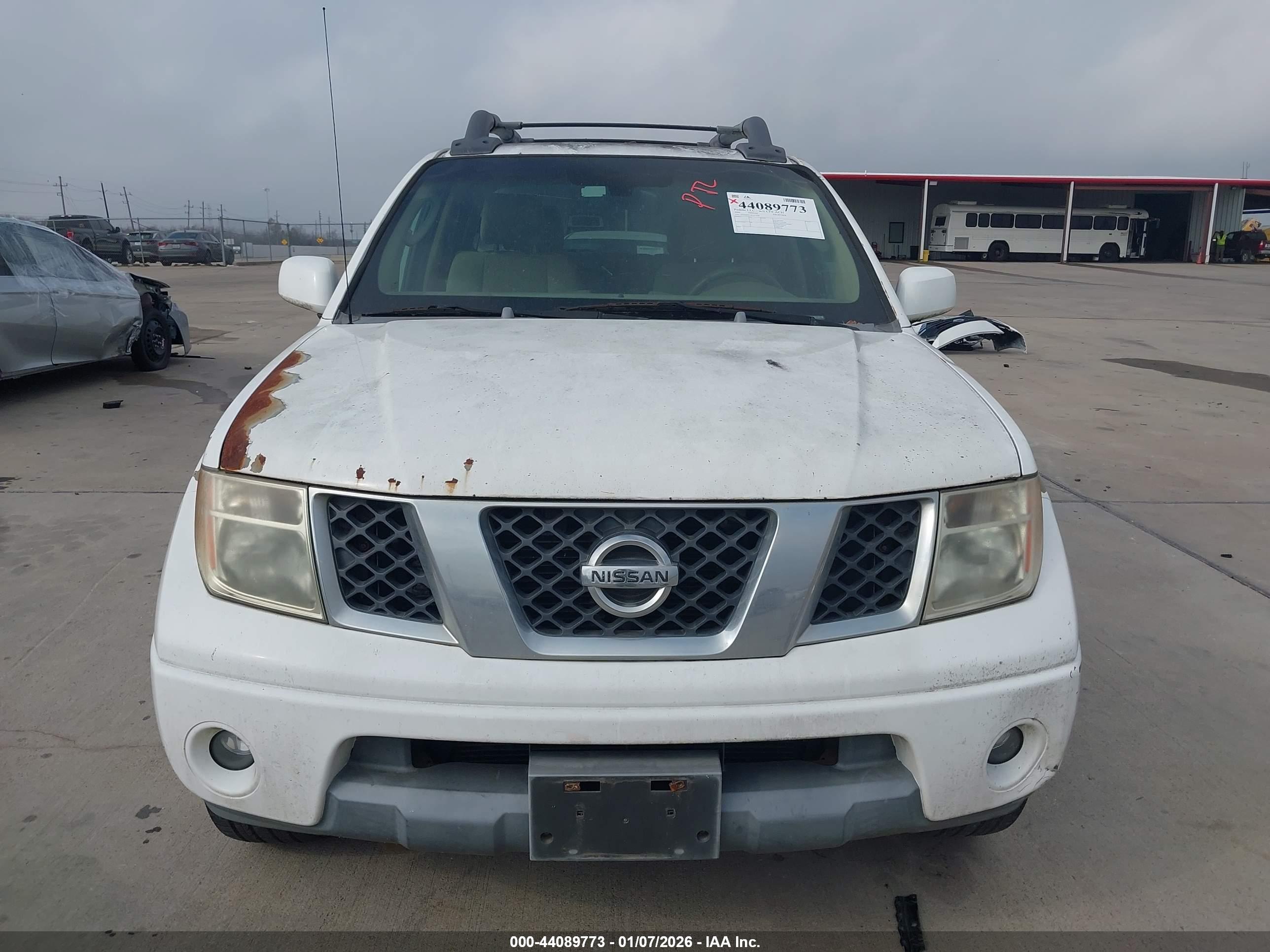 NISSAN FRONTIER image 6