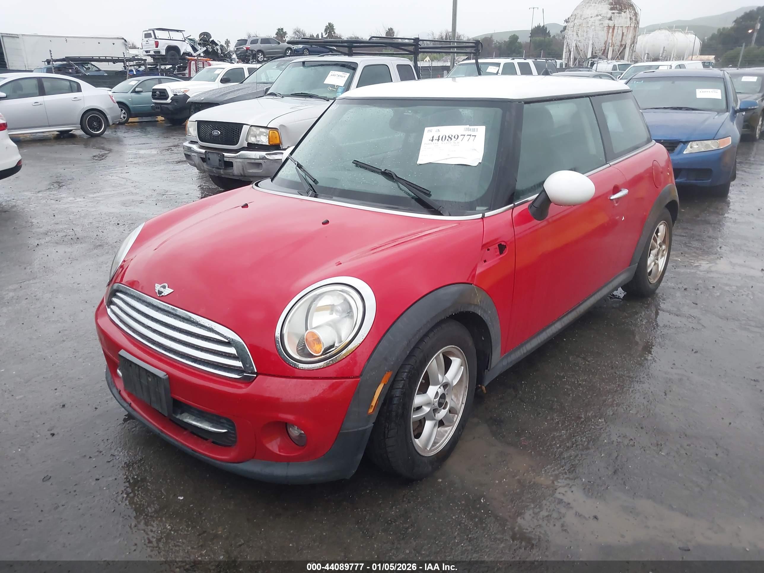 MINI COOPER image 2