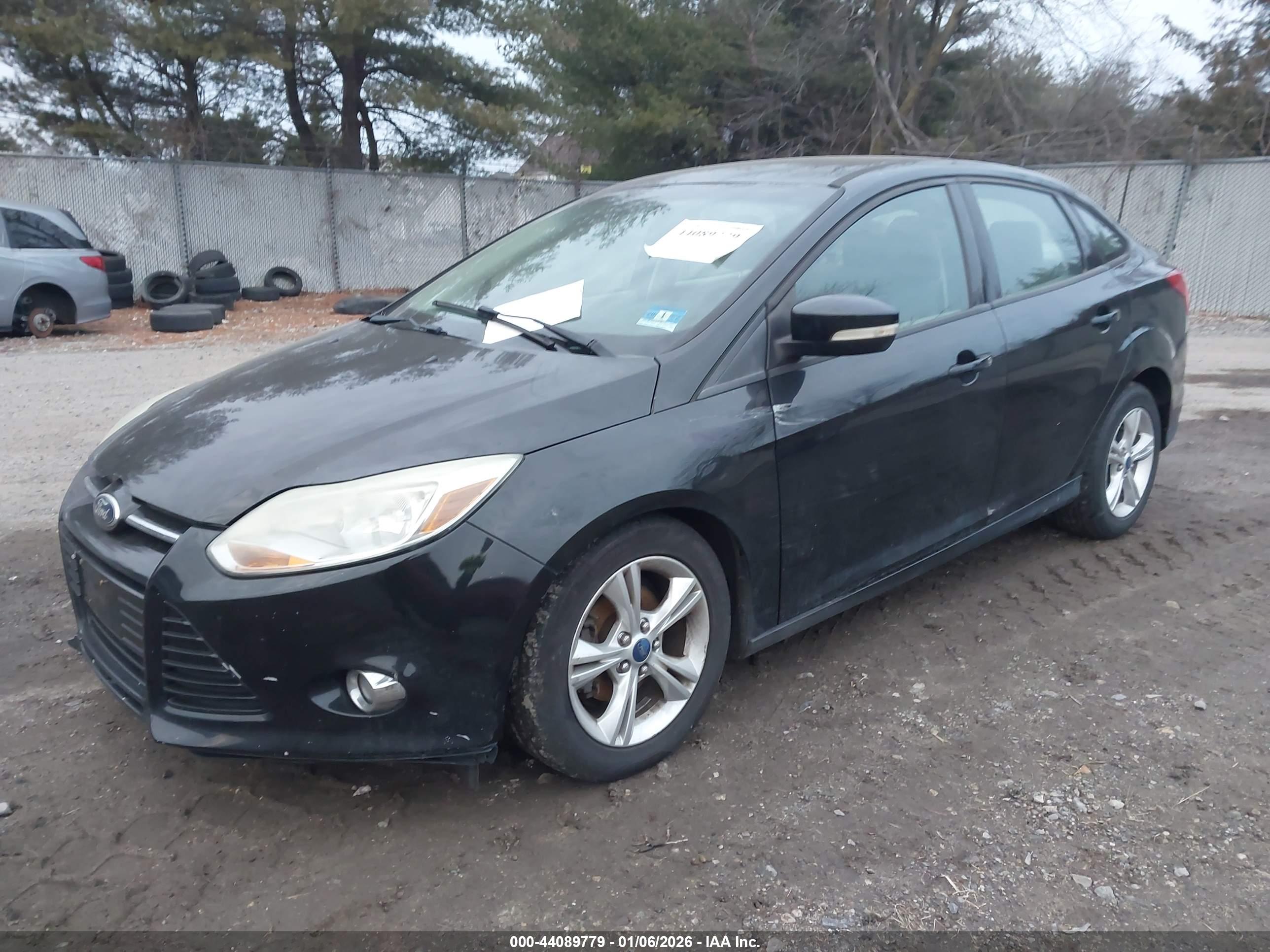 FORD FOCUS image 2