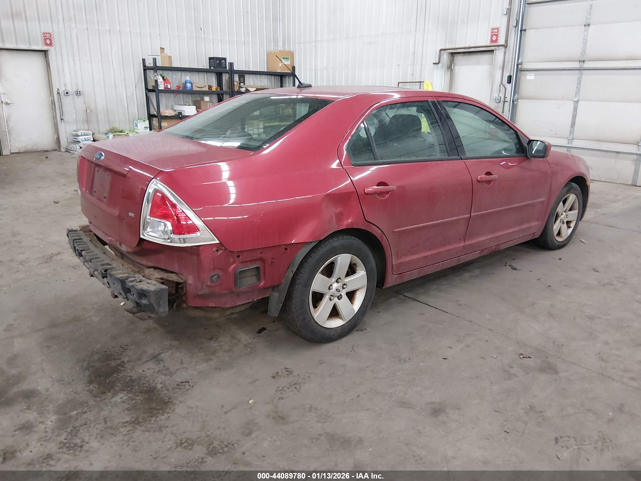 FORD FUSION image 4