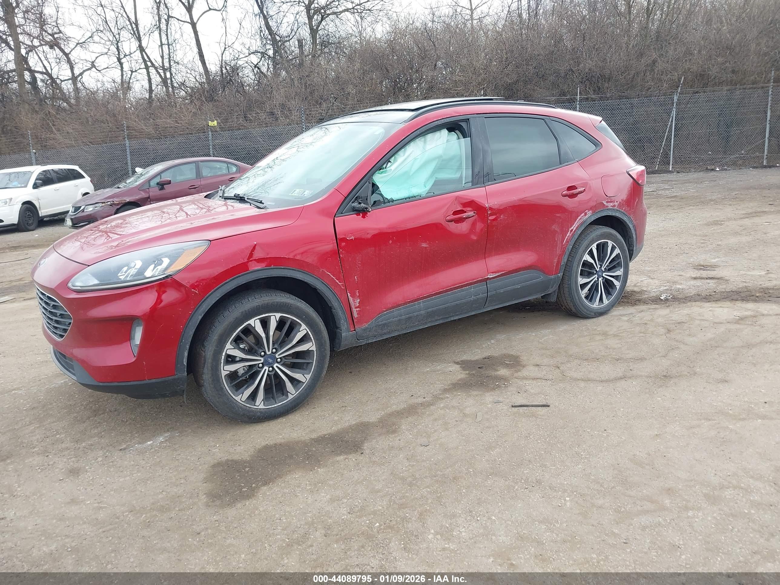 FORD ESCAPE image 2