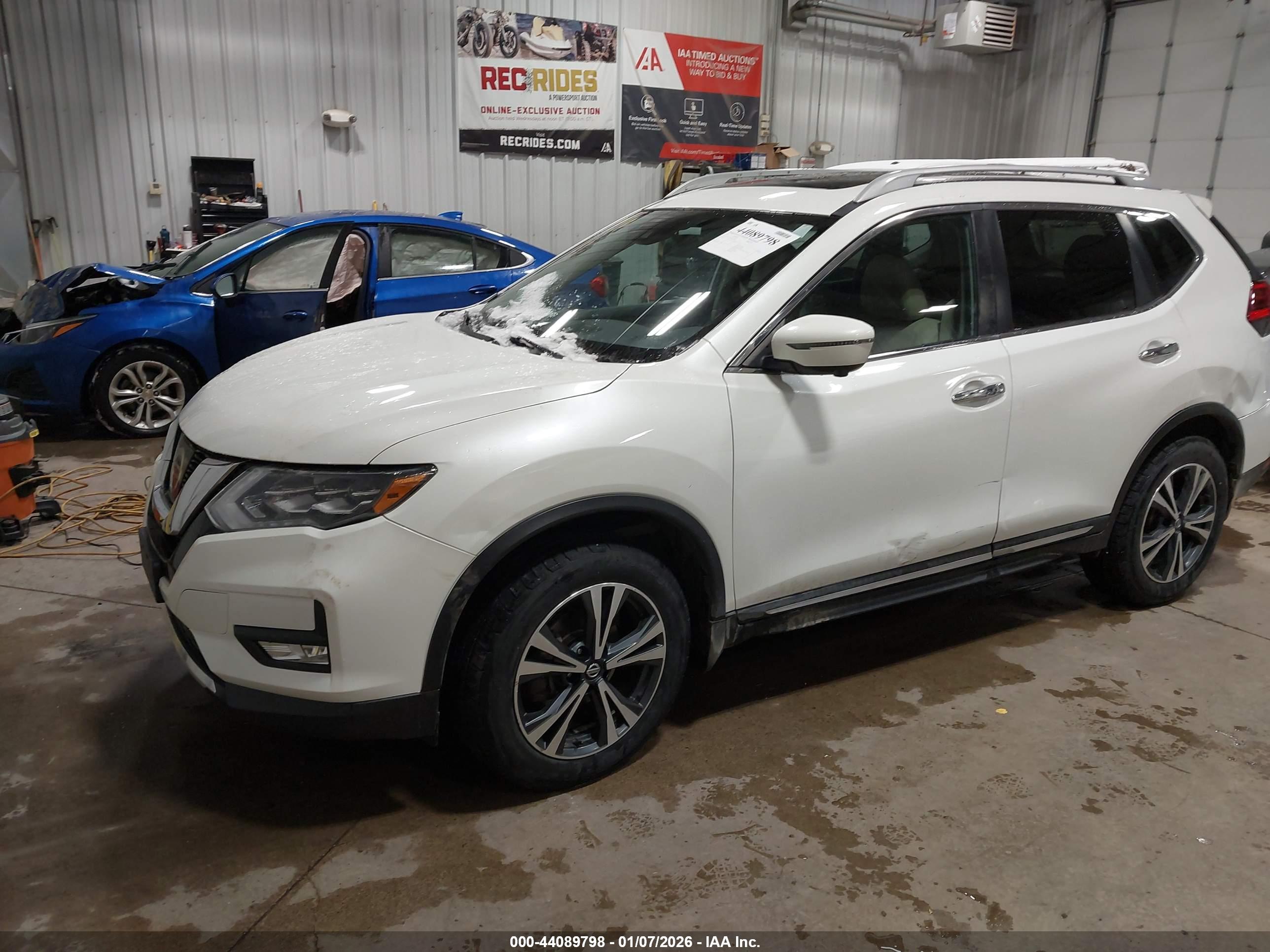 NISSAN ROGUE image 2