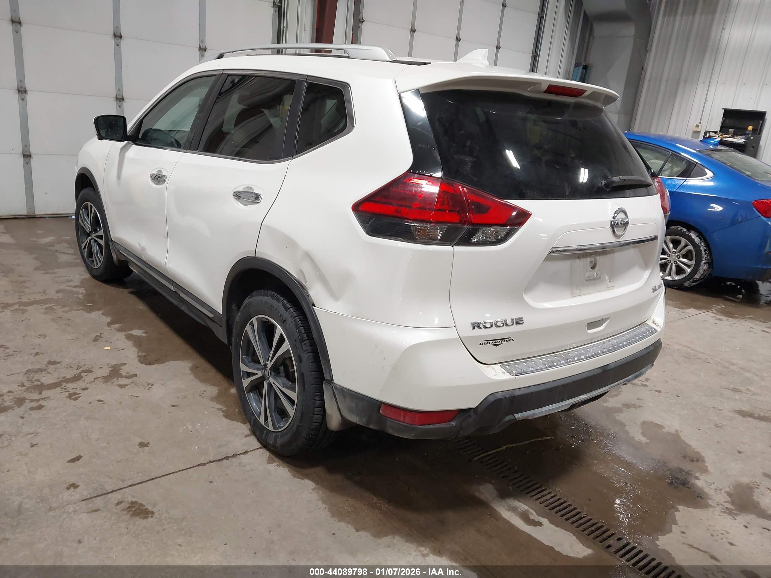 NISSAN ROGUE image 3
