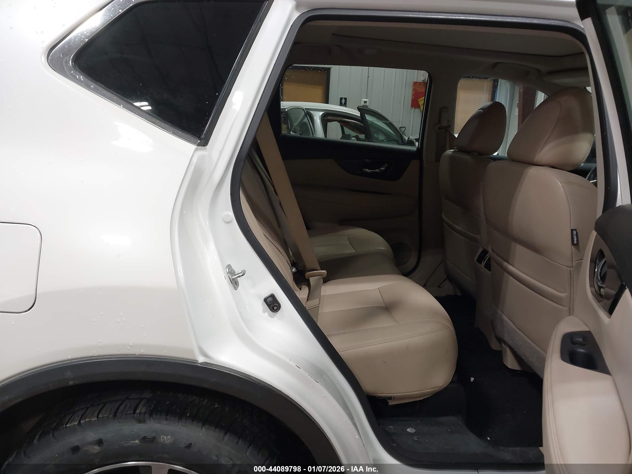 NISSAN ROGUE image 8