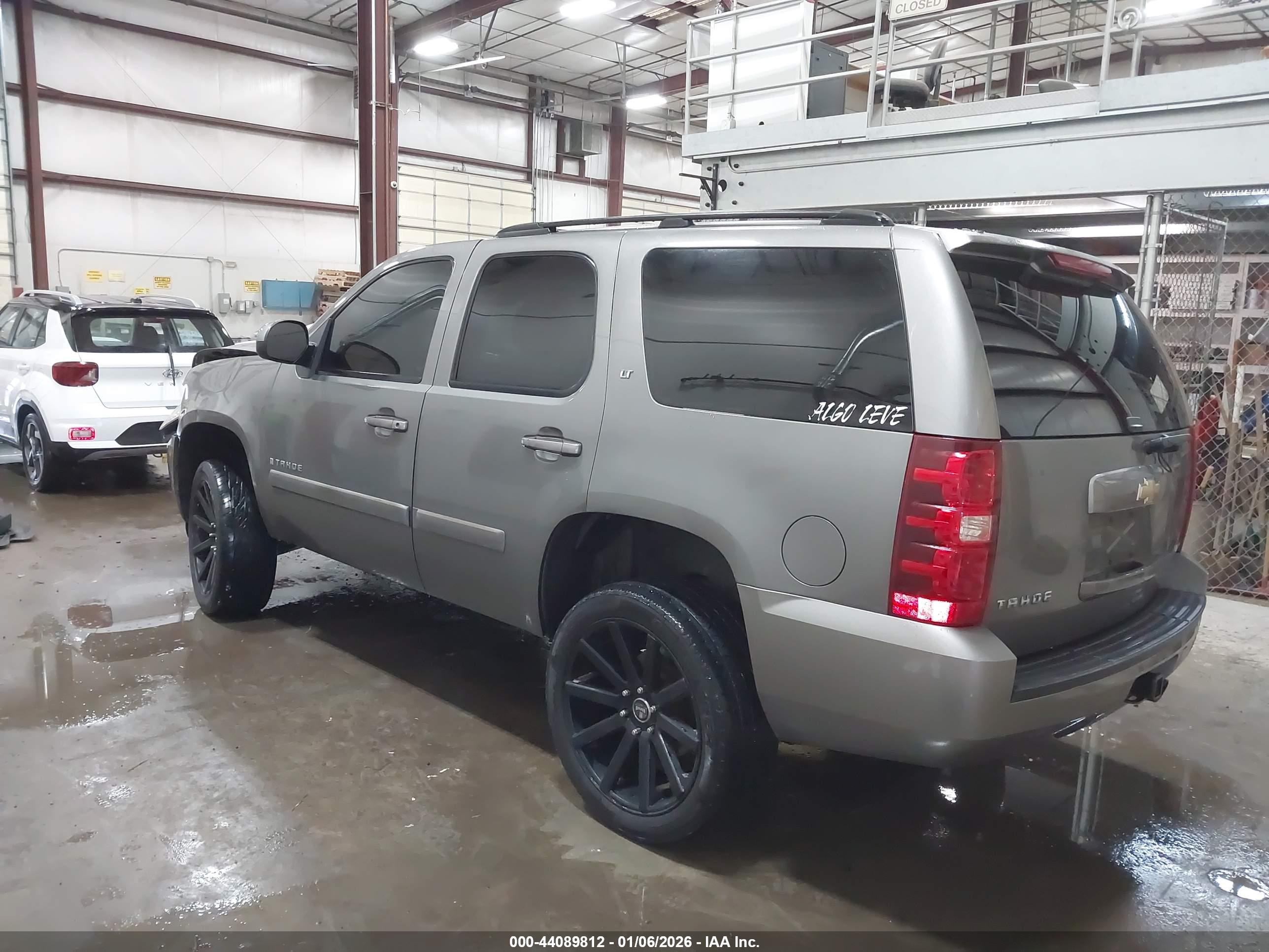 CHEVROLET TAHOE image 3