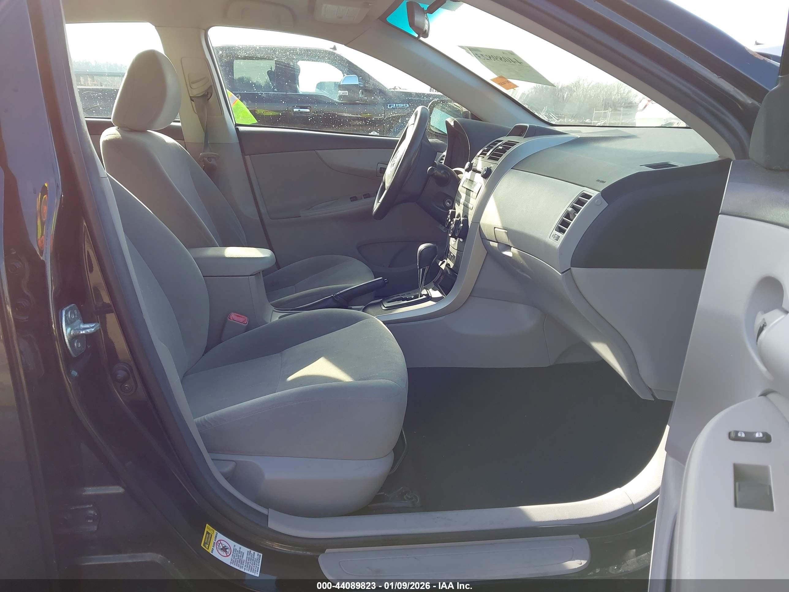 TOYOTA COROLLA image 5