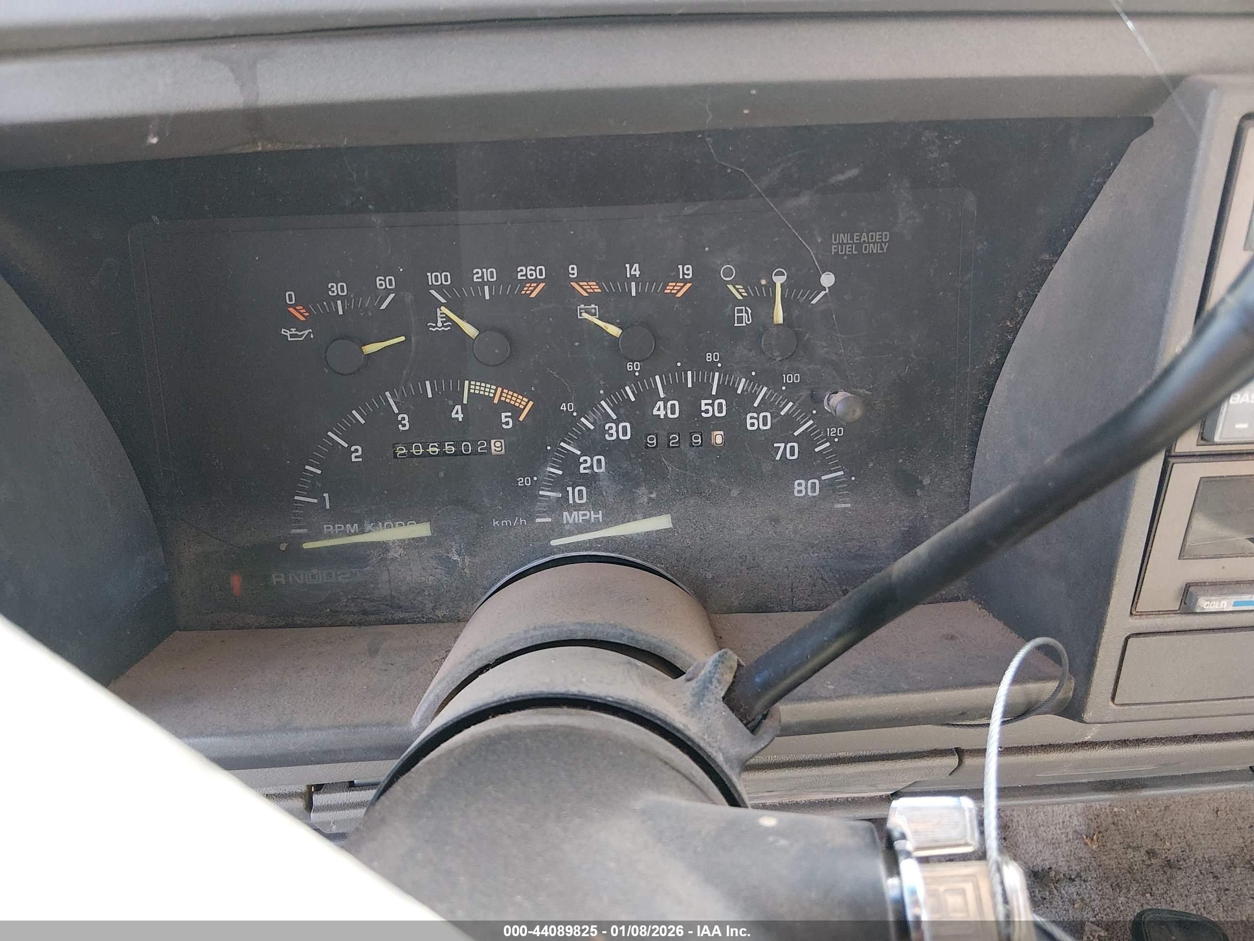 CHEVROLET SUBURBAN image 7