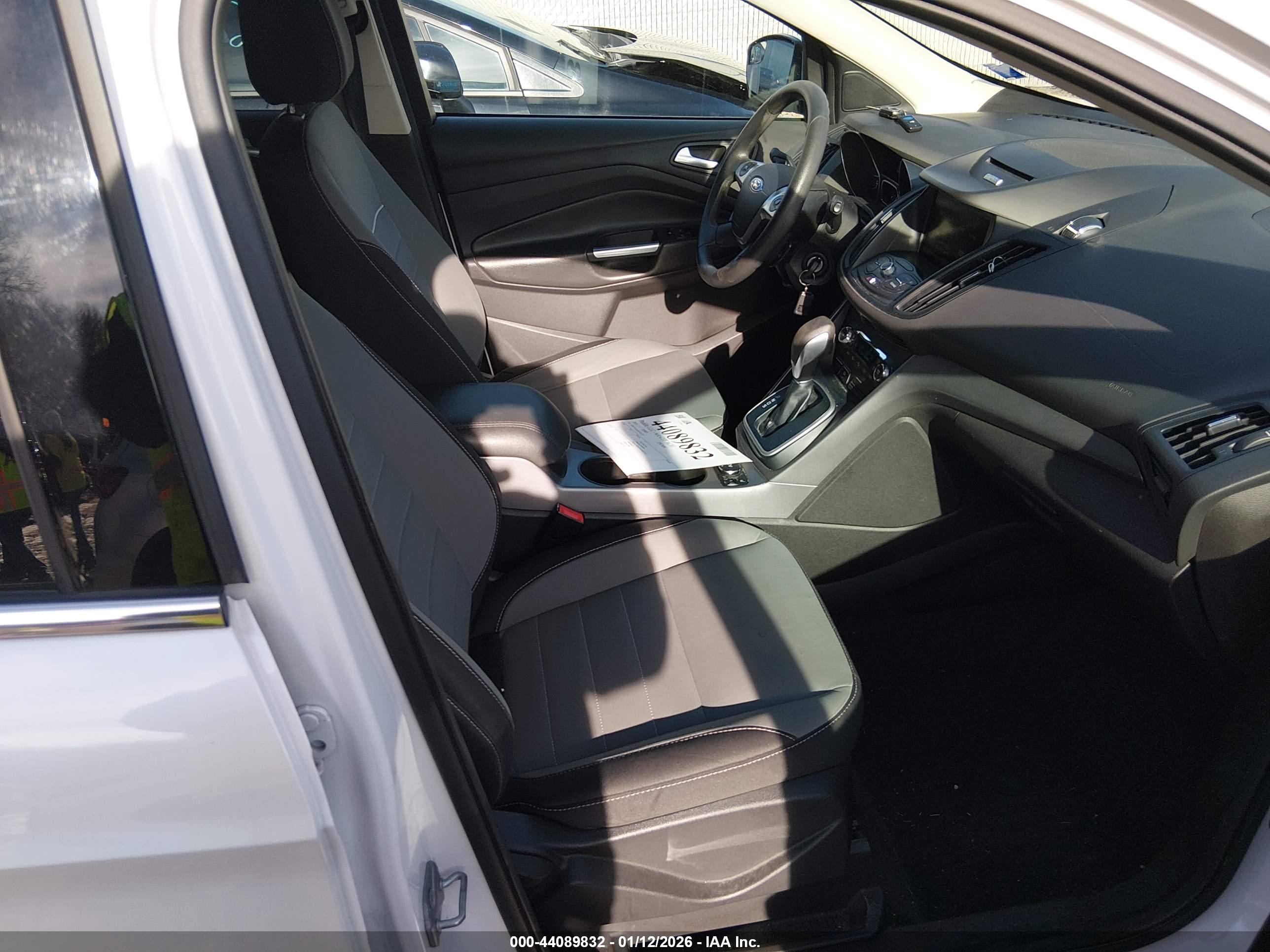 FORD ESCAPE image 5