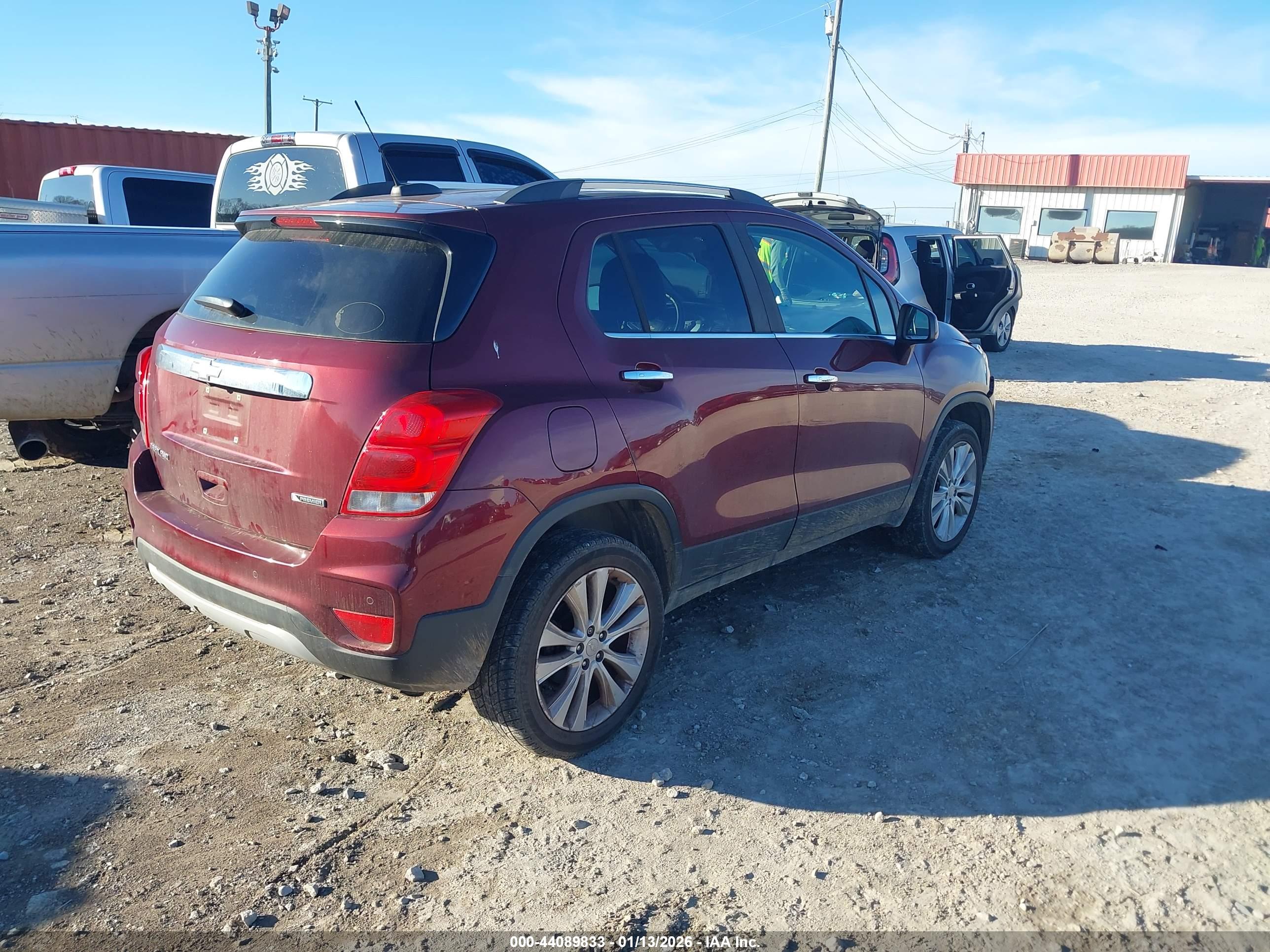 CHEVROLET TRAX image 4