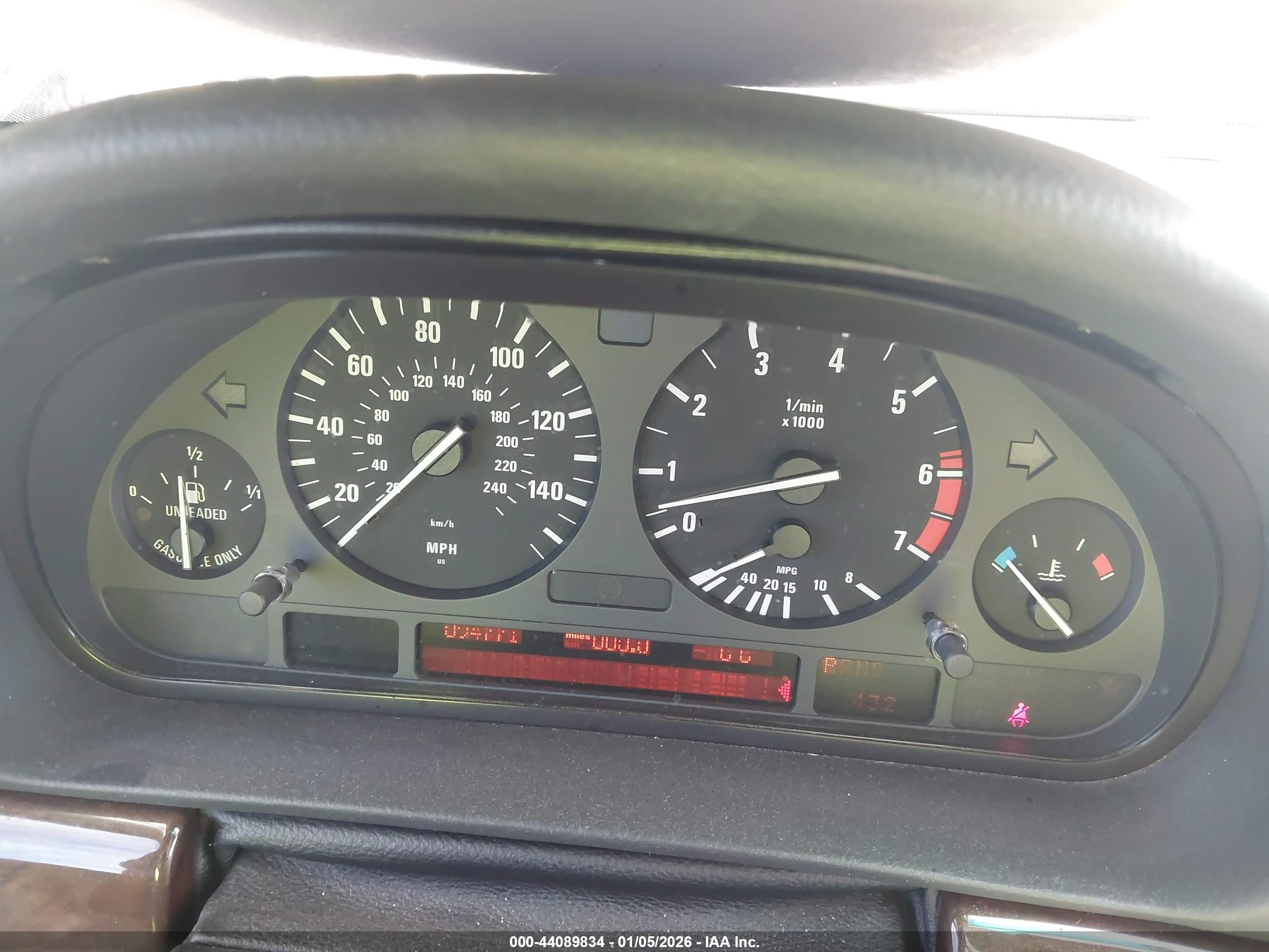 BMW 740IL image 7