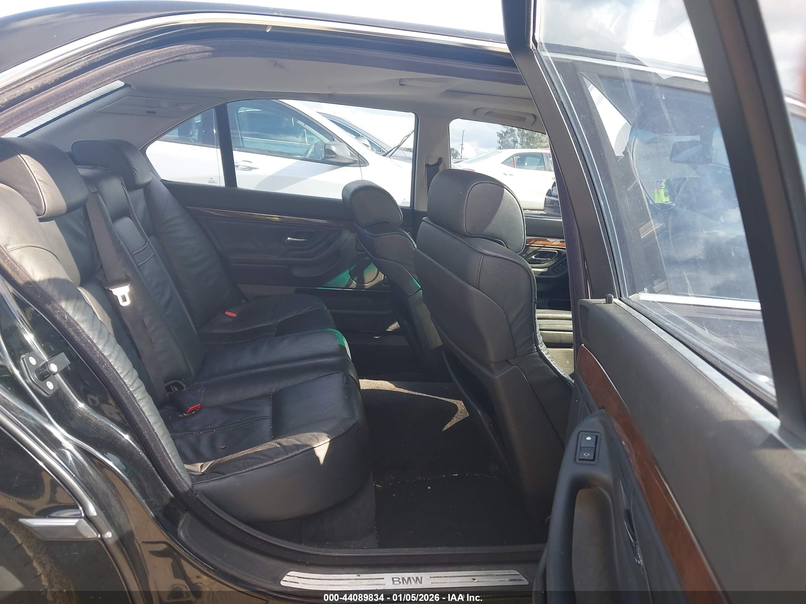 BMW 740IL image 8