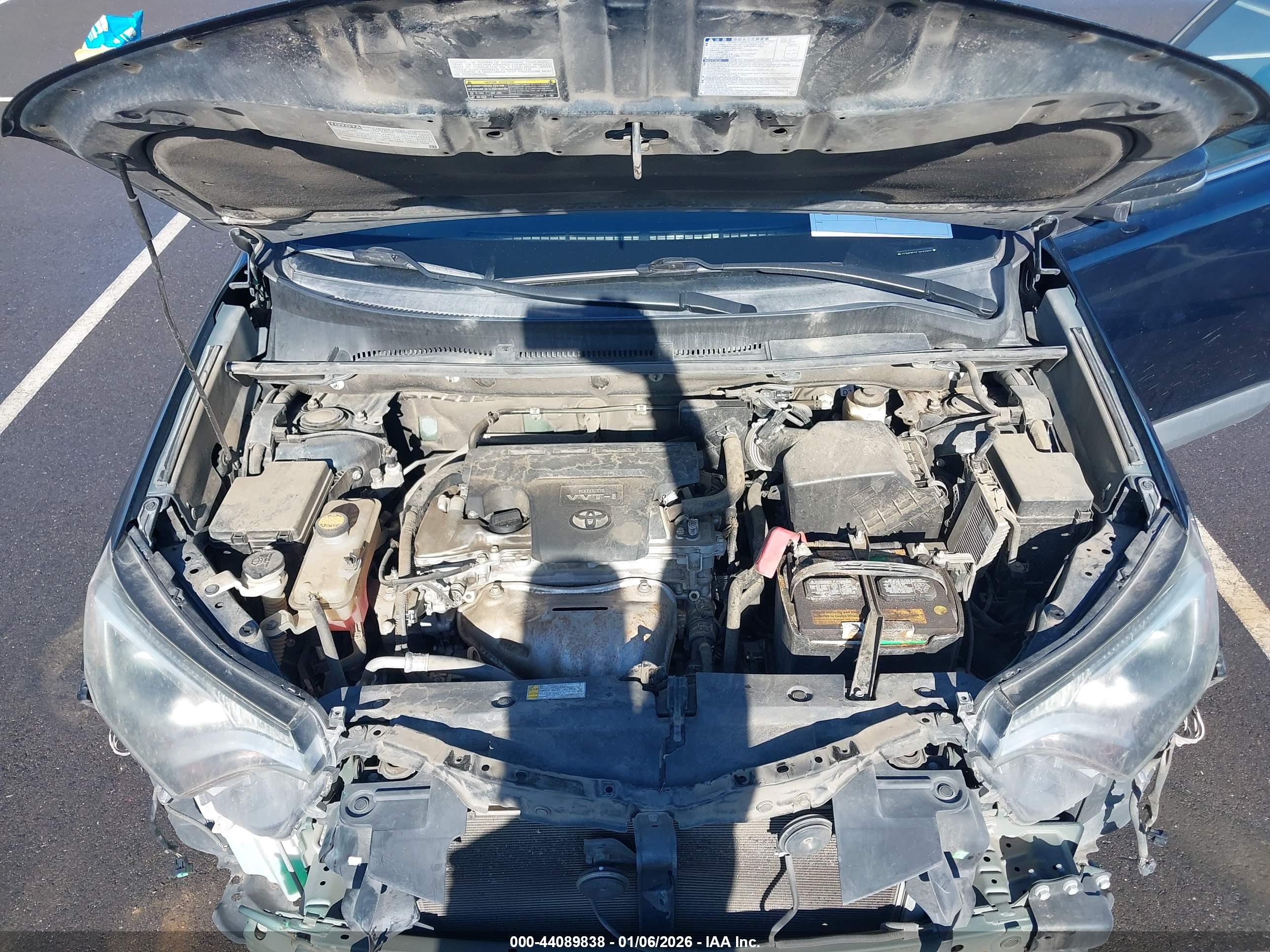TOYOTA RAV4 image 10