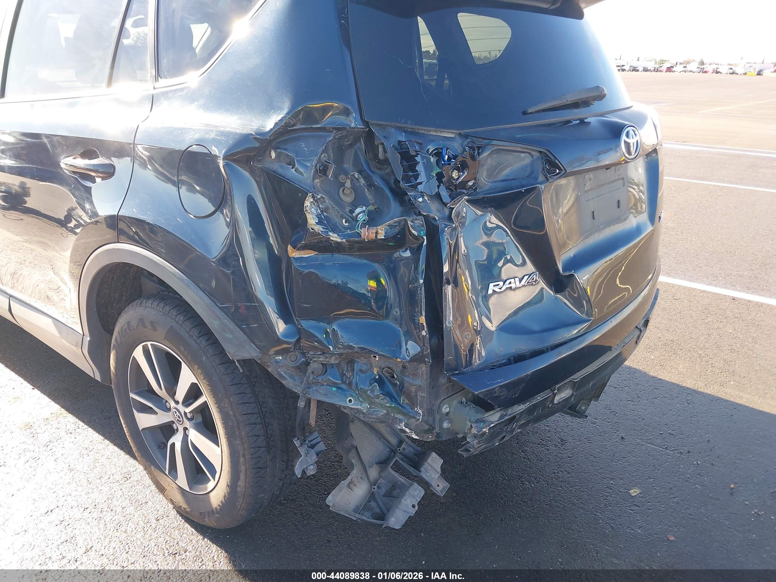 TOYOTA RAV4 image 6