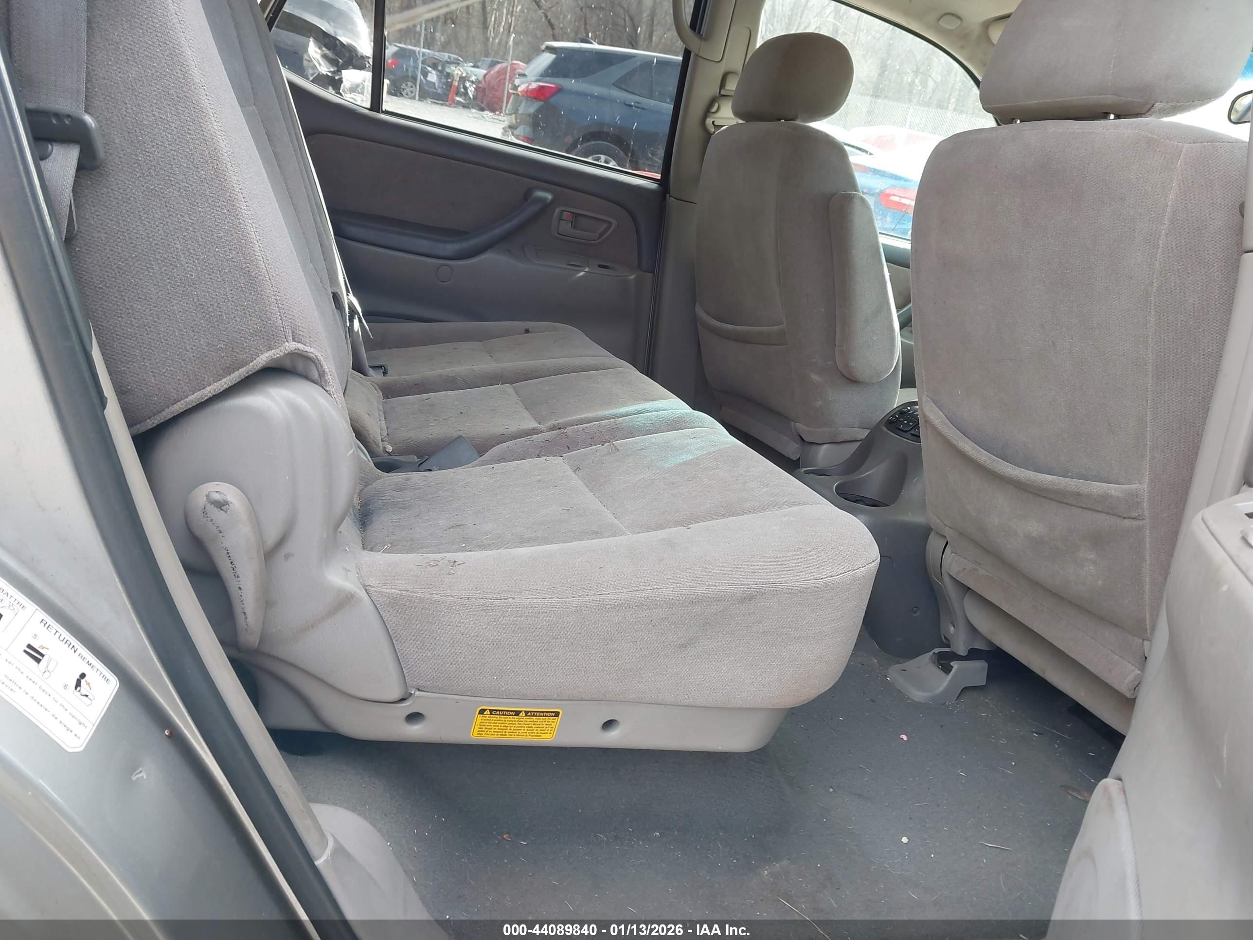 TOYOTA SEQUOIA image 8