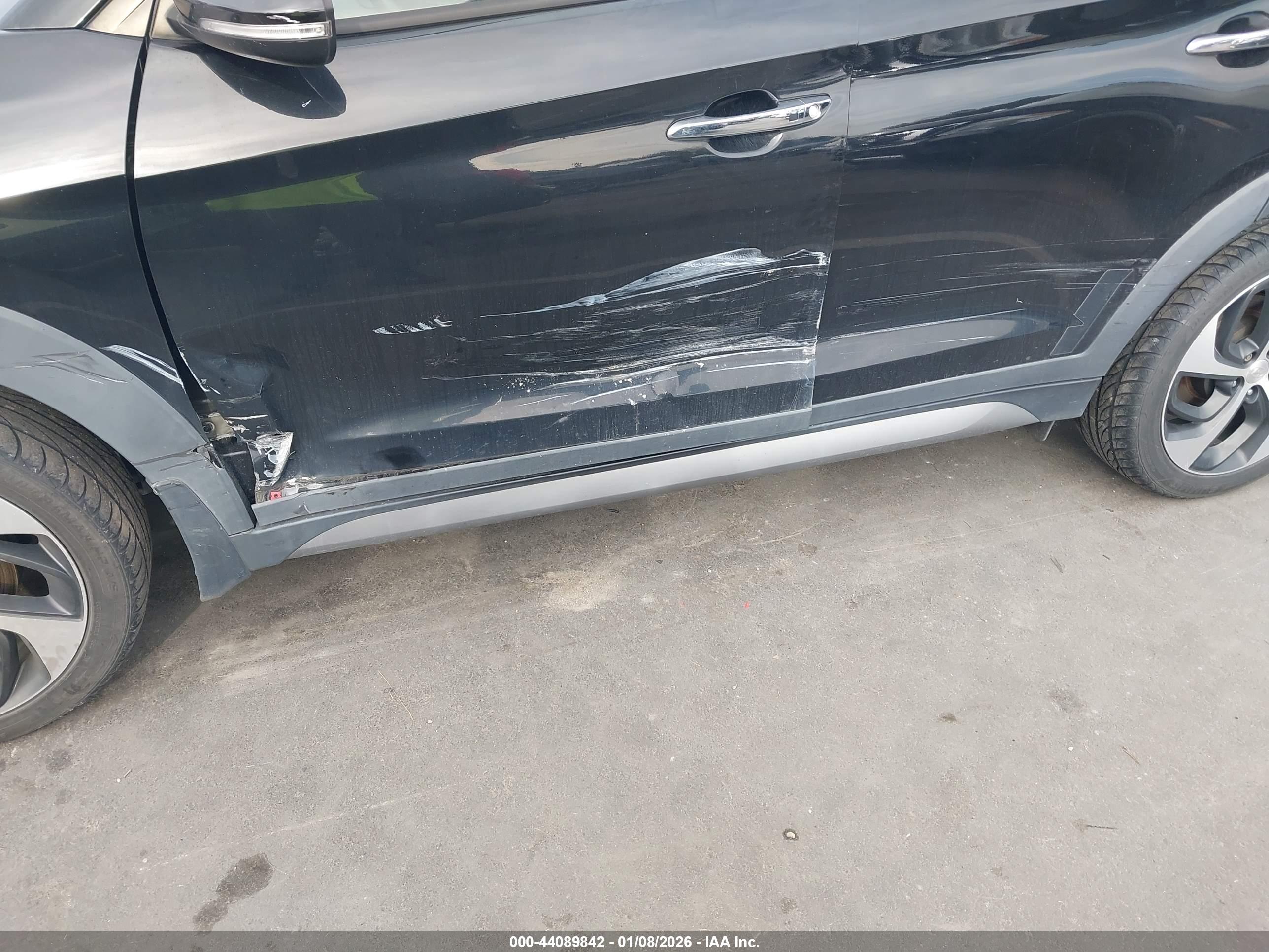 HYUNDAI TUCSON image 6
