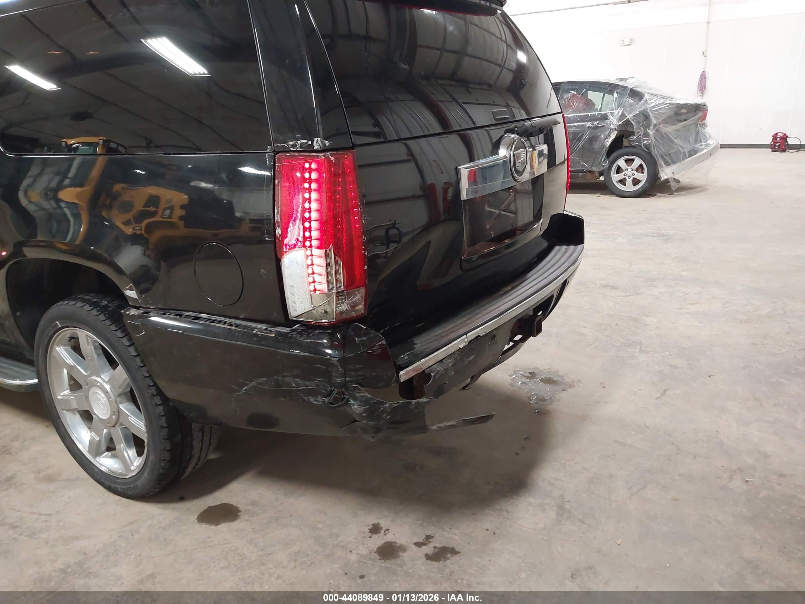 CADILLAC ESCALADE image 6