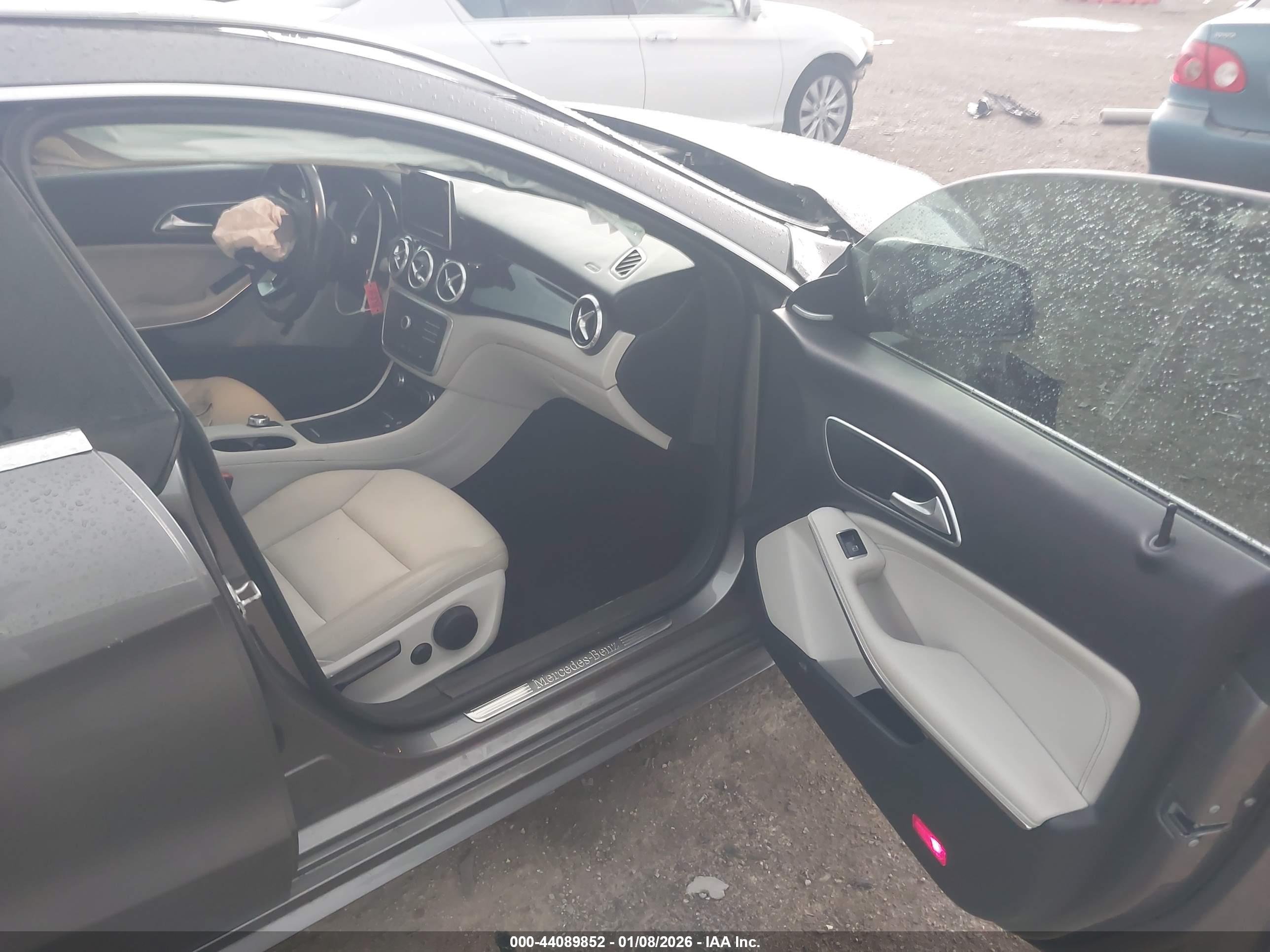 MERCEDES-BENZ CLA image 5