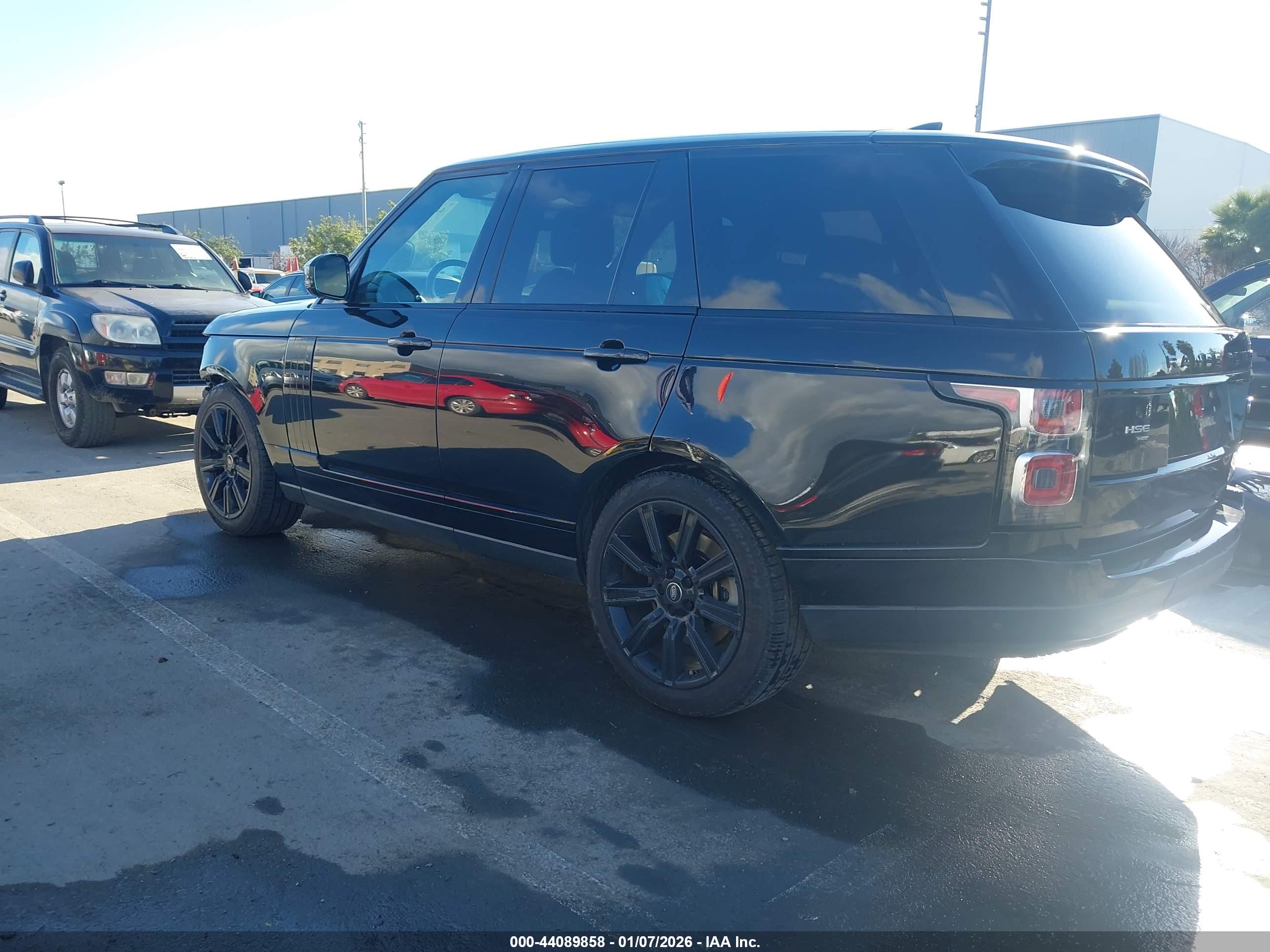 LAND ROVER image 3