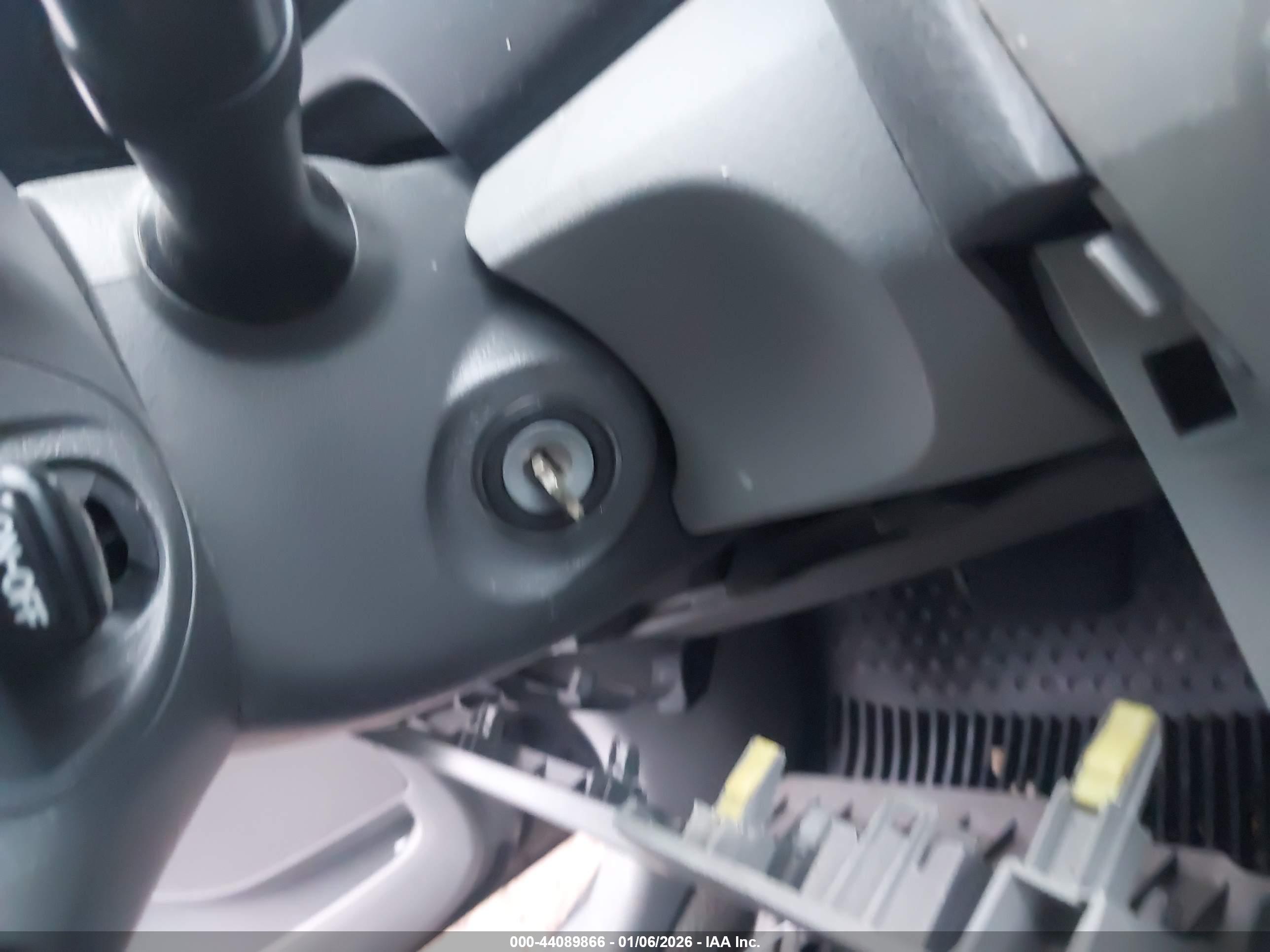TOYOTA CAMRY image 11