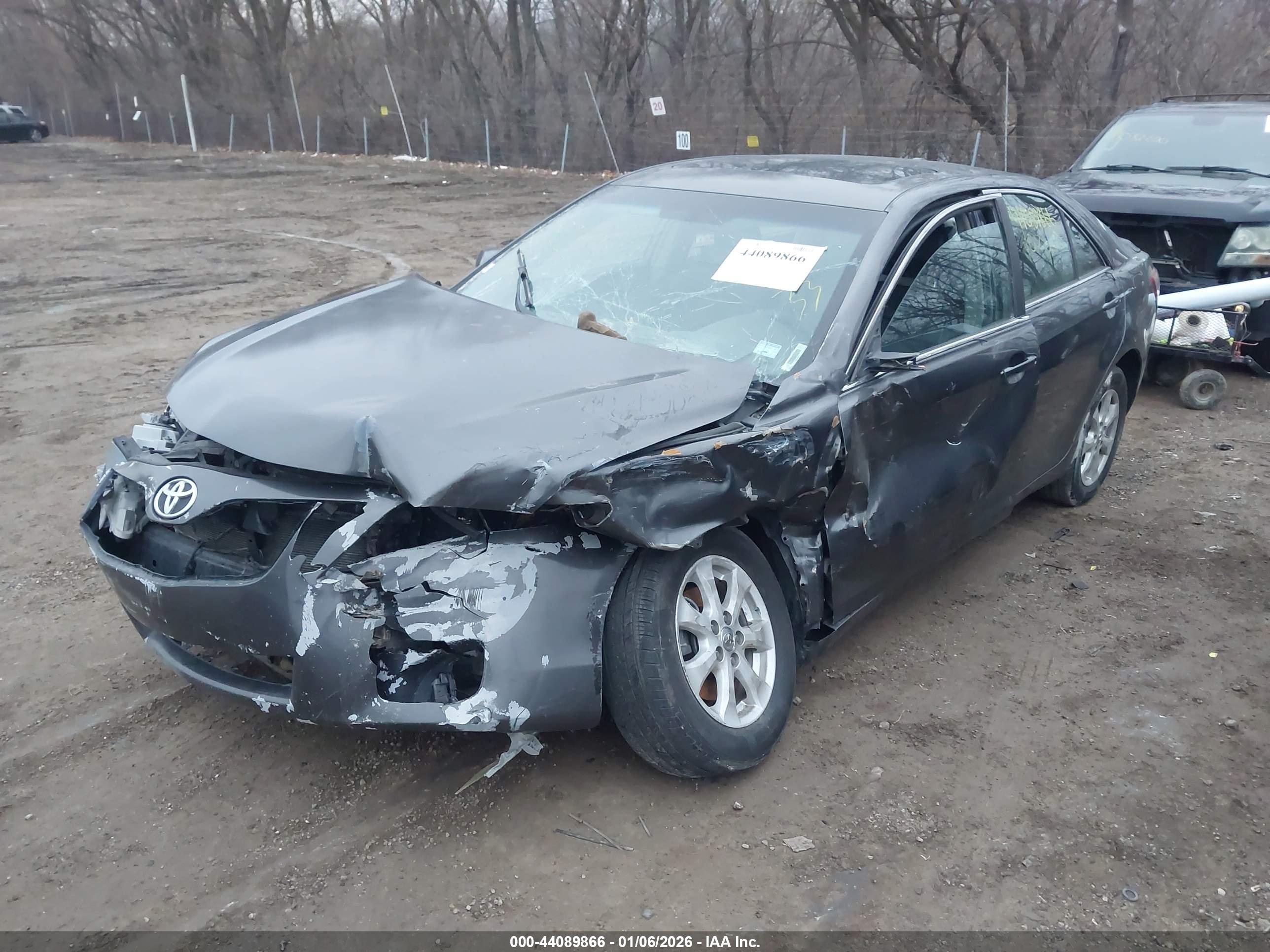 TOYOTA CAMRY image 2