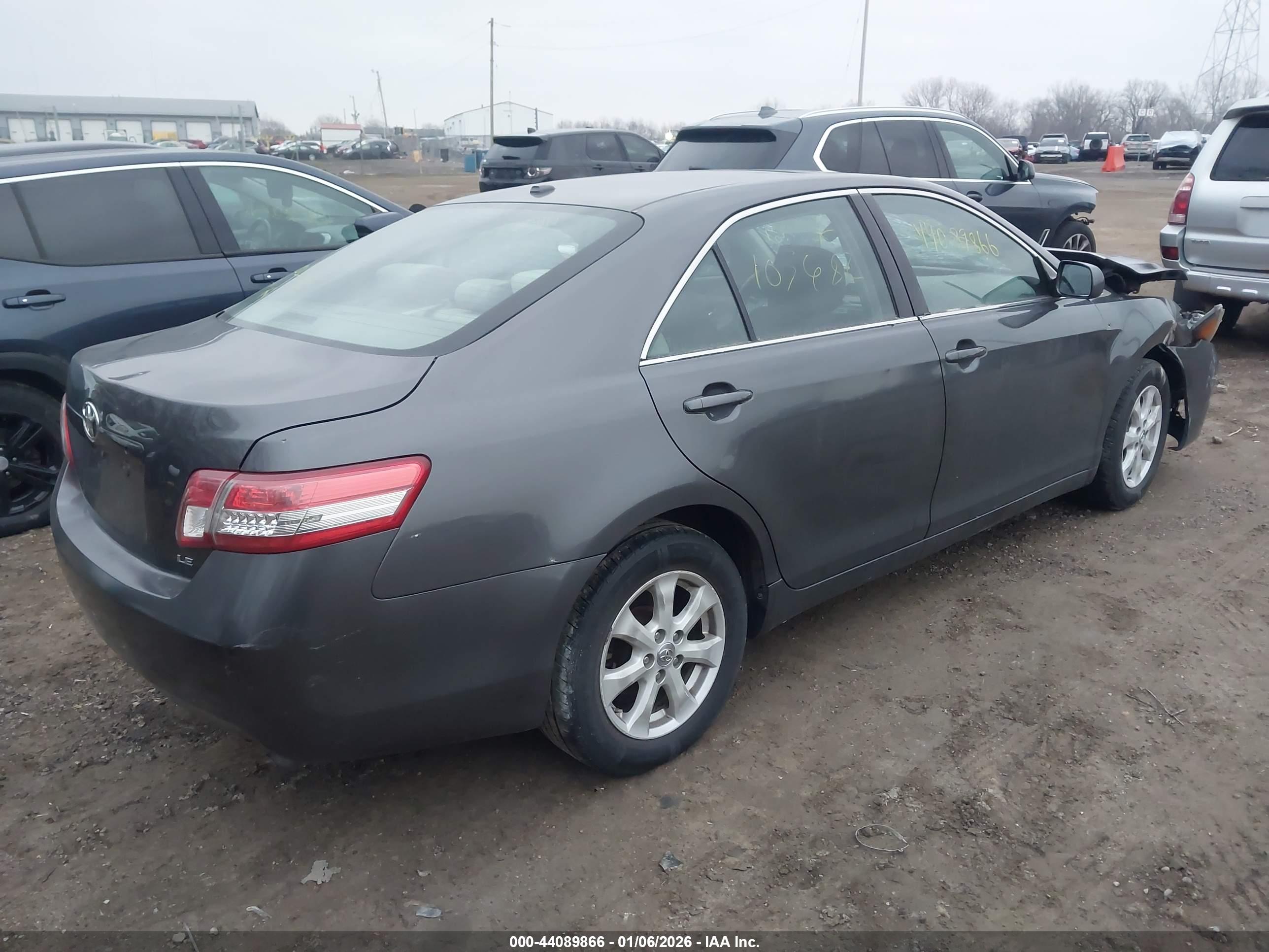 TOYOTA CAMRY image 4