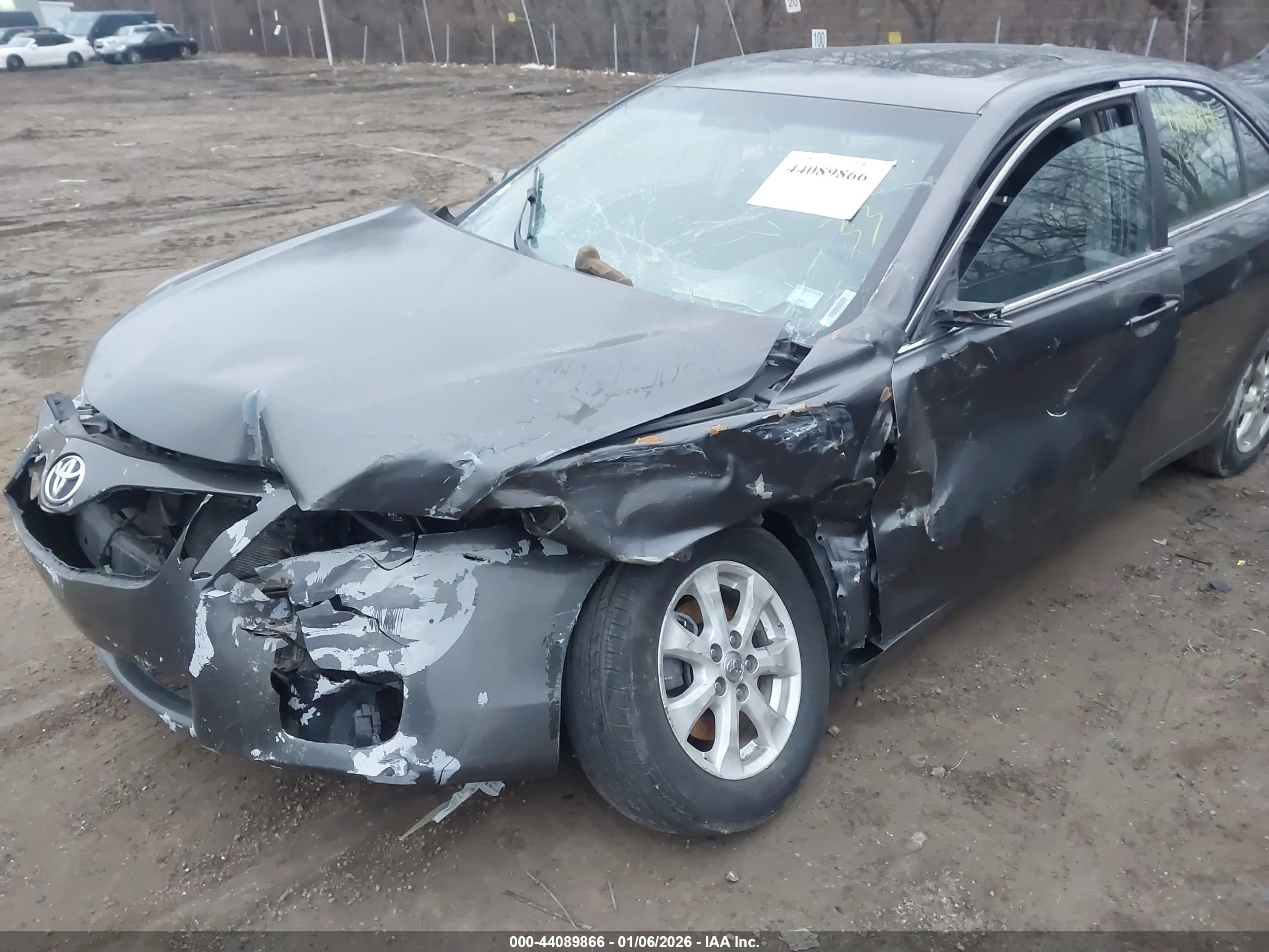 TOYOTA CAMRY image 6