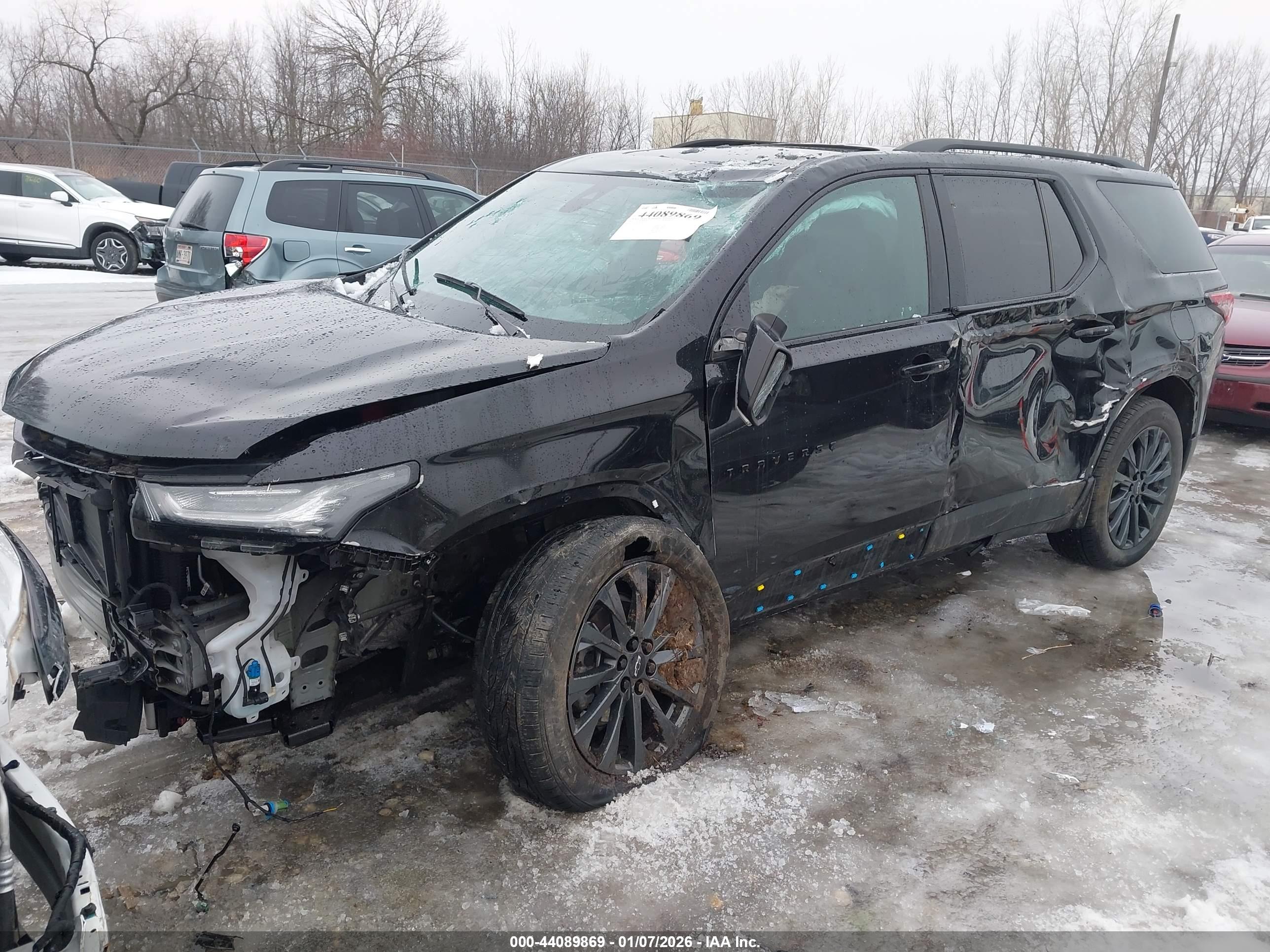 CHEVROLET TRAVERSE image 2