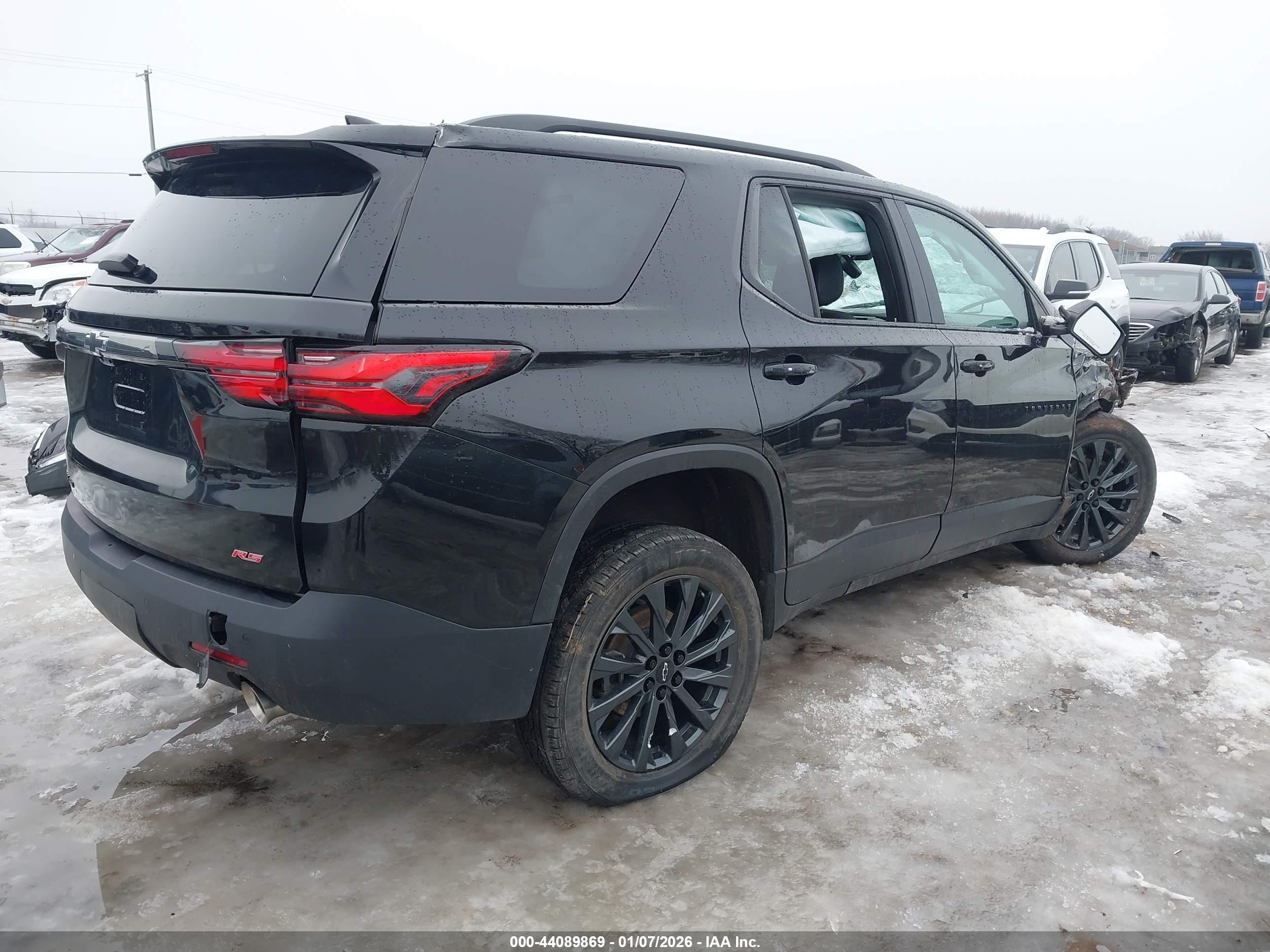 CHEVROLET TRAVERSE image 4