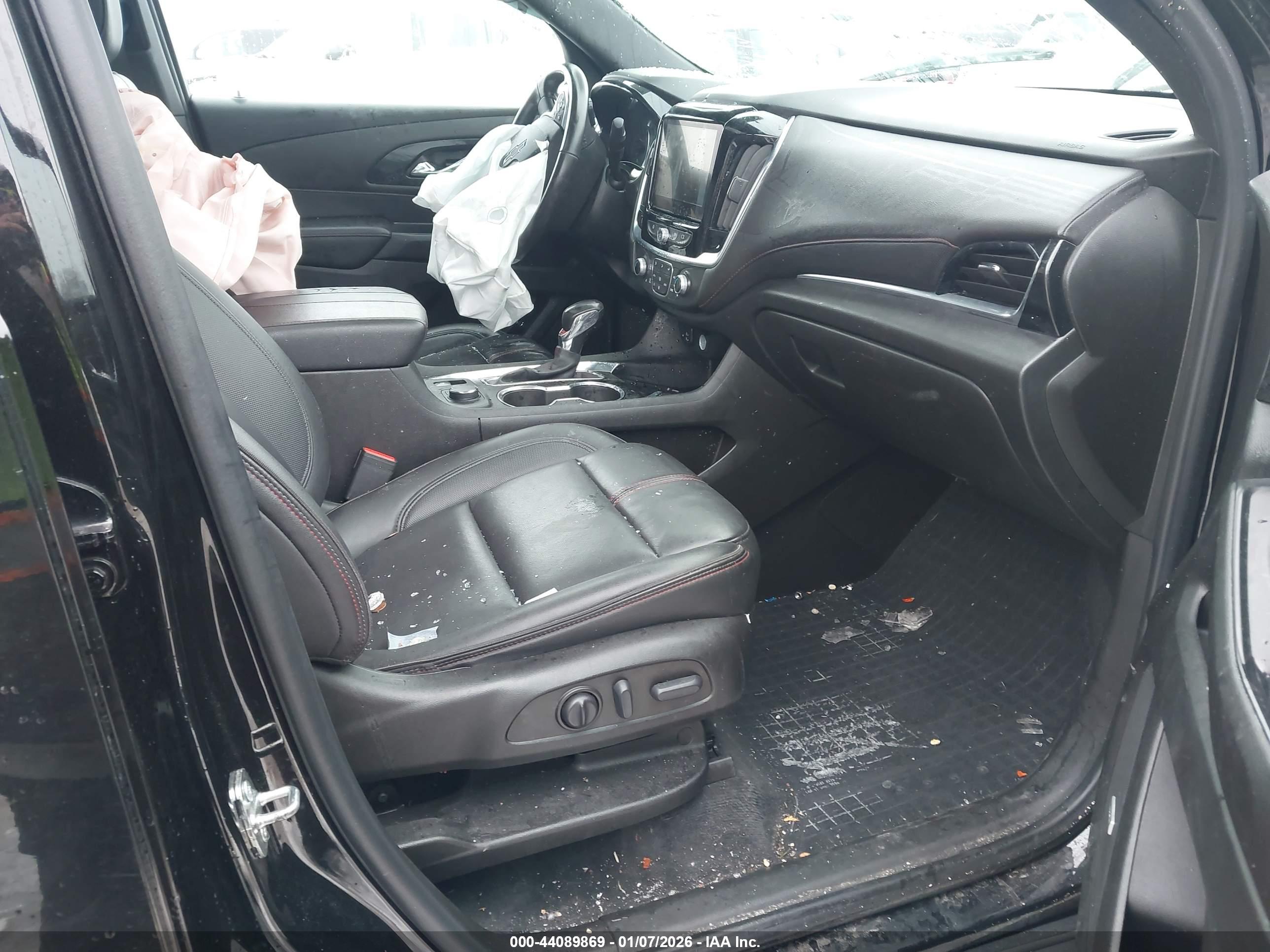 CHEVROLET TRAVERSE image 5