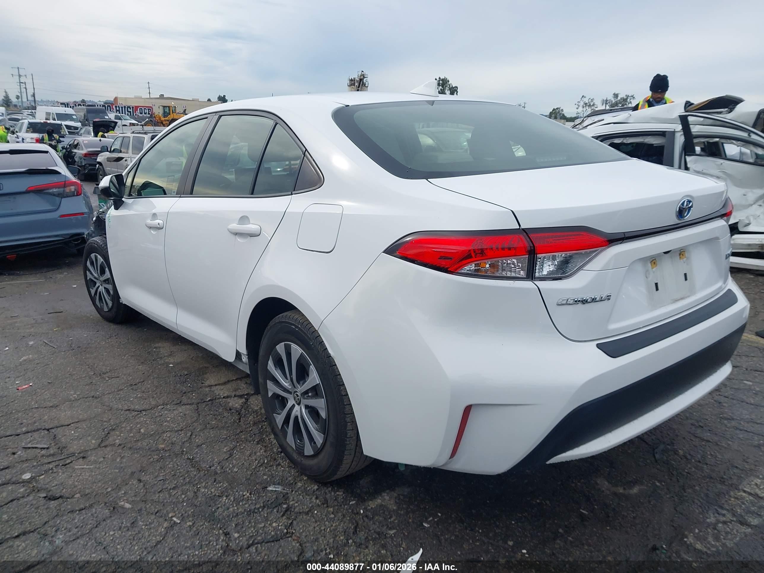 TOYOTA COROLLA image 3