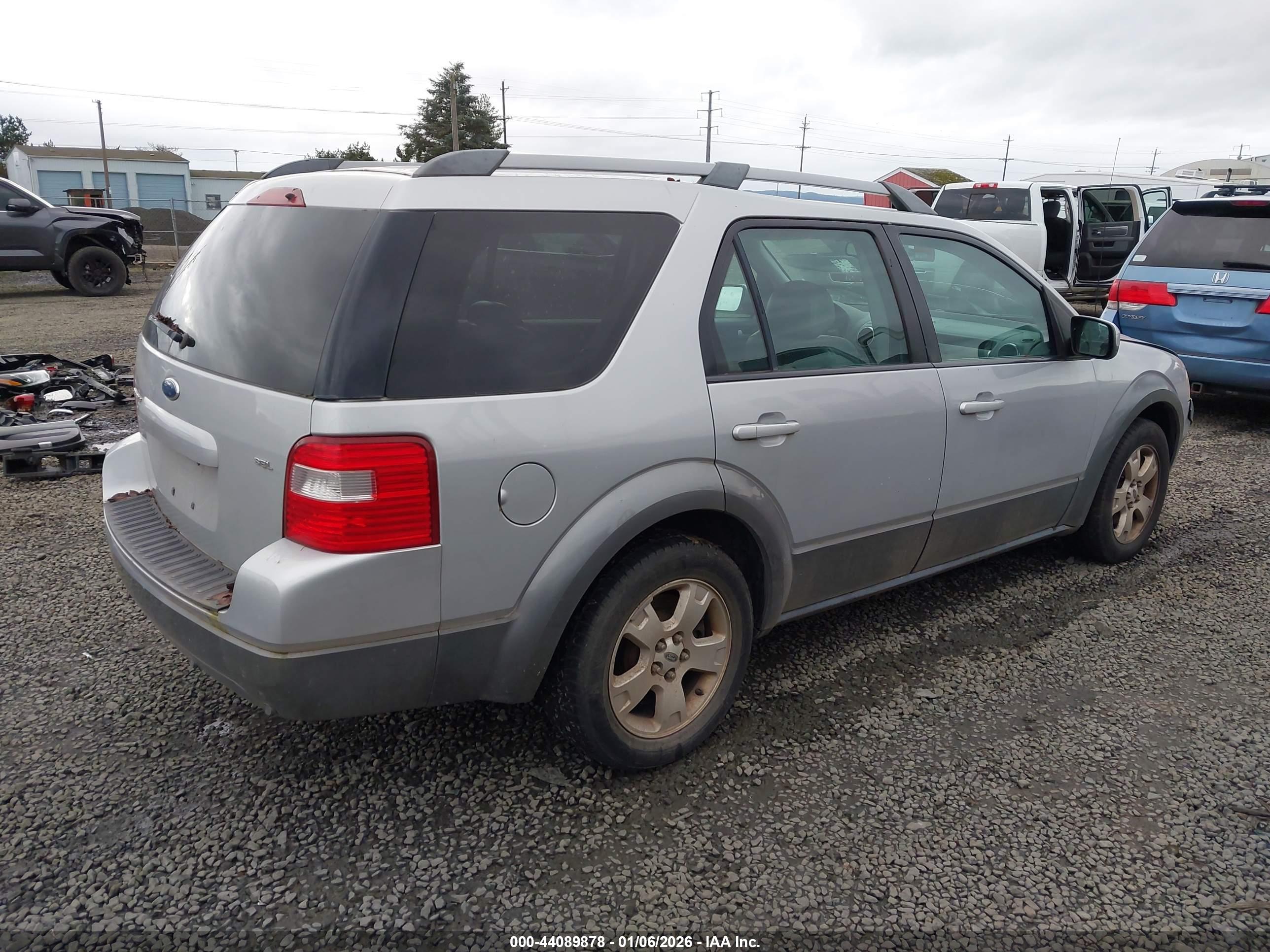 FORD FREESTYLE image 4