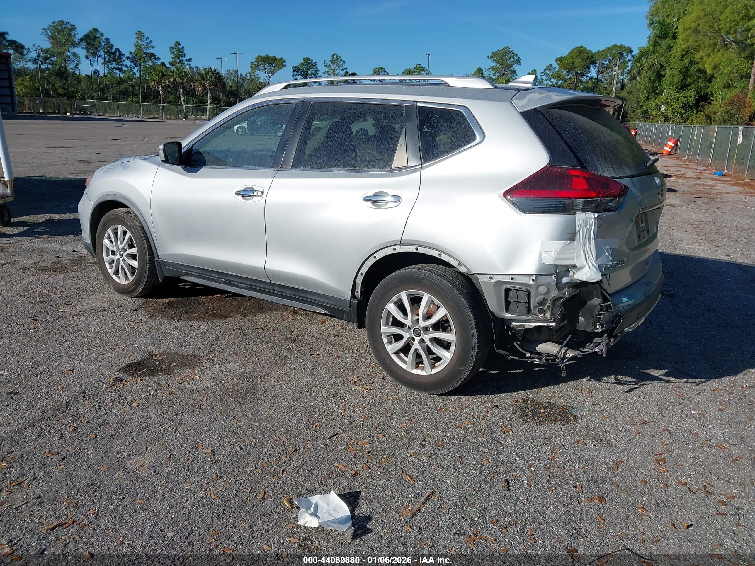NISSAN ROGUE image 3