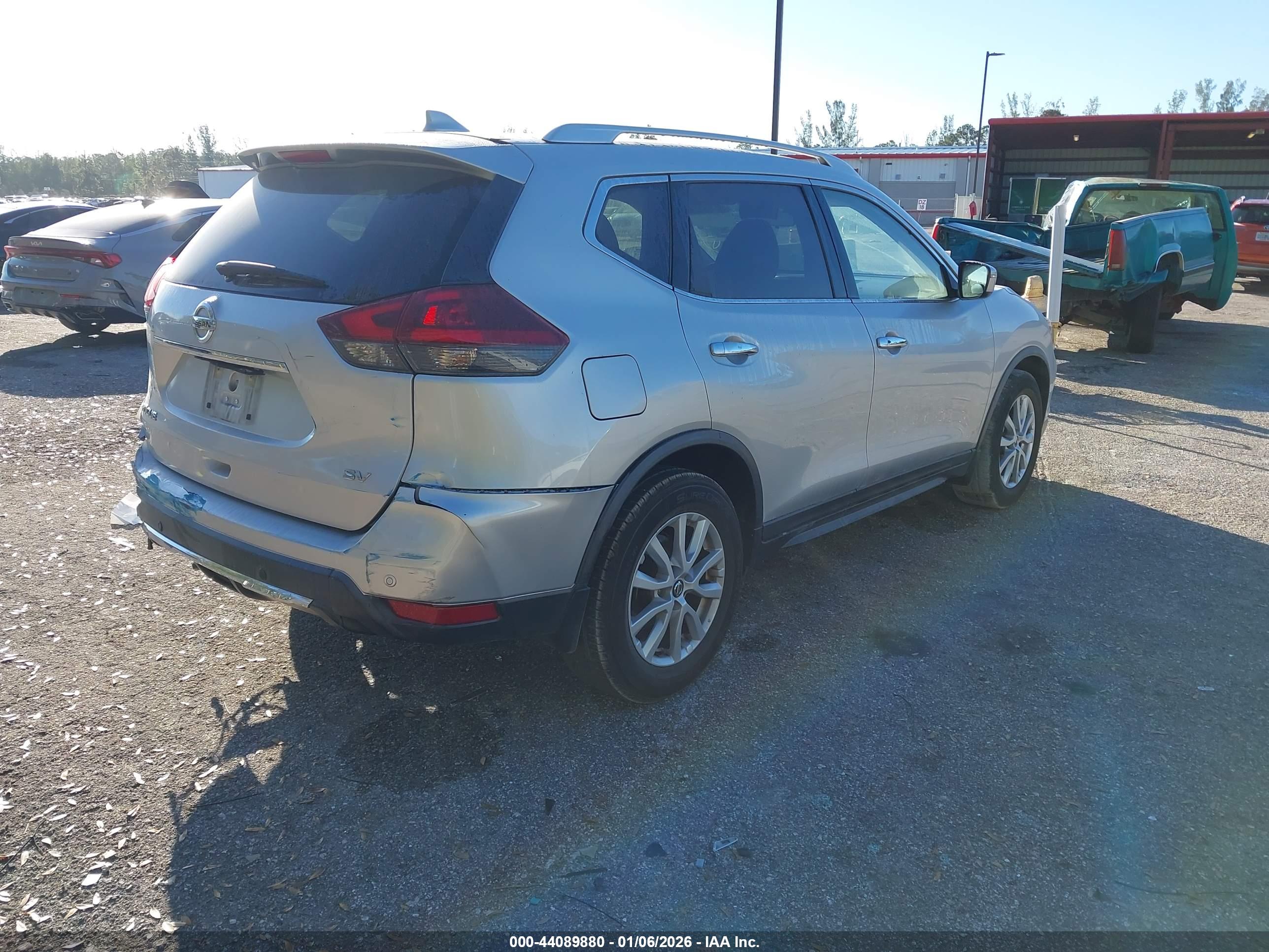 NISSAN ROGUE image 4