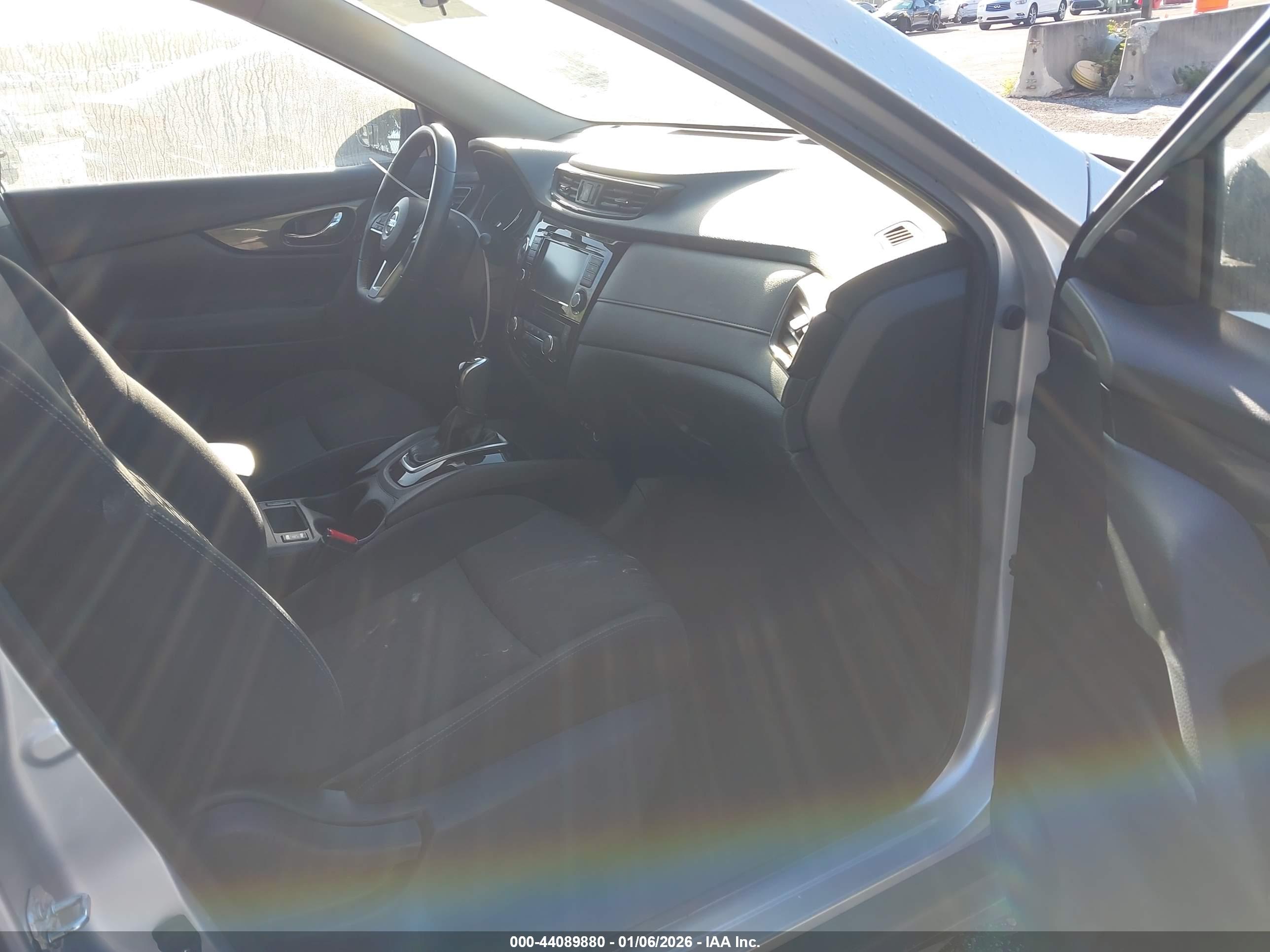 NISSAN ROGUE image 5