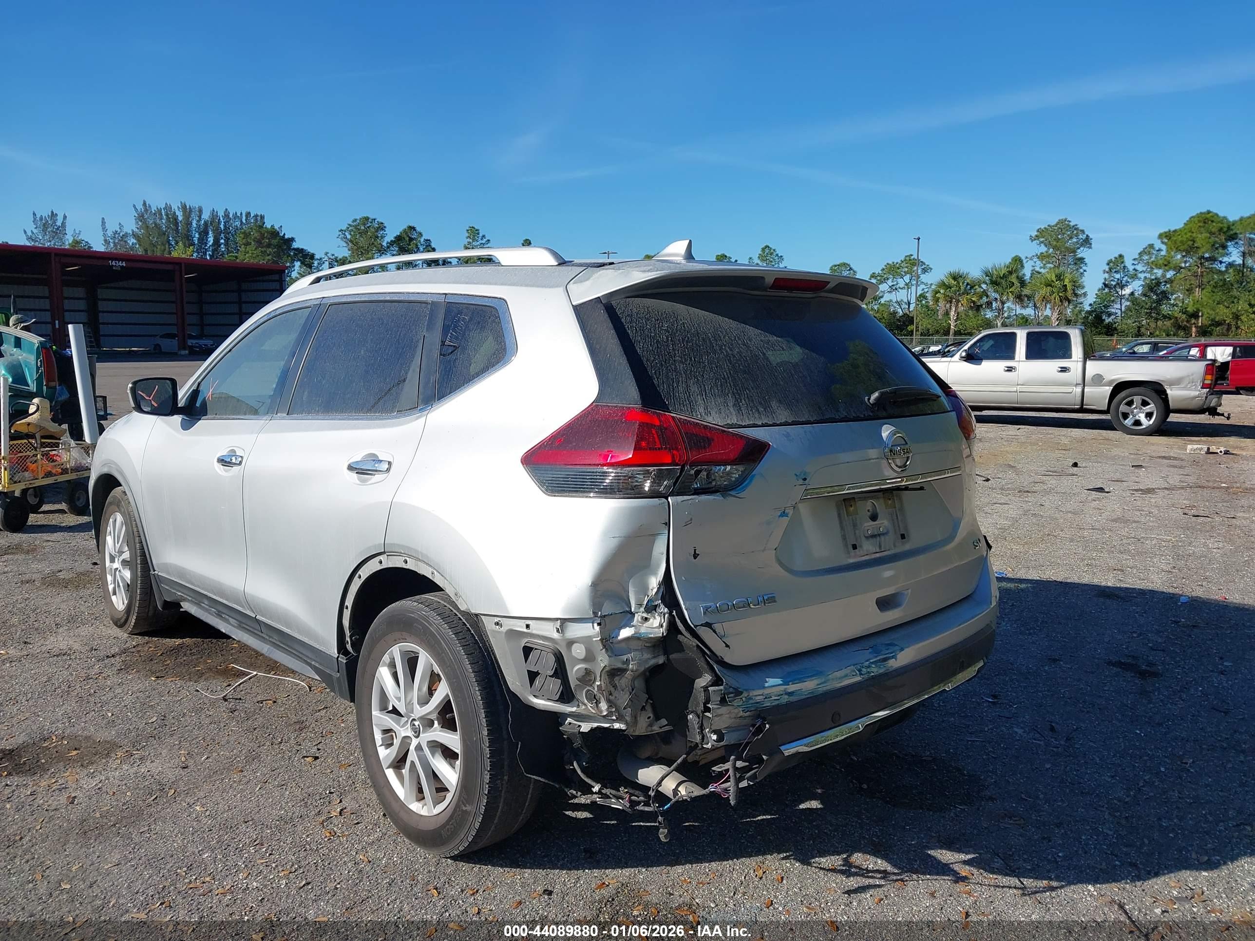 NISSAN ROGUE image 6